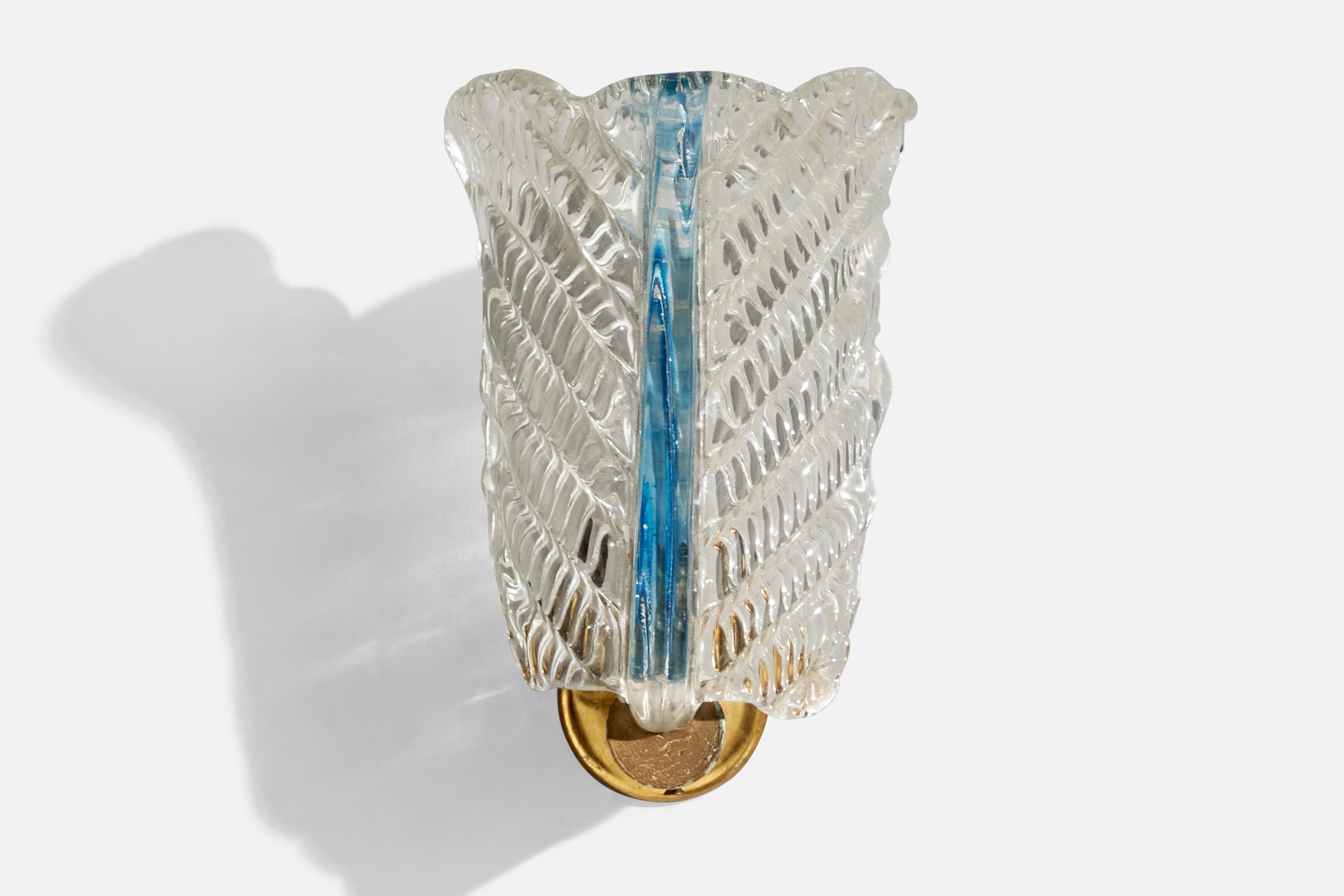 Italian Designer, Wall Light, Brass, Glass, Italy, 1940s In Good Condition For Sale In High Point, NC