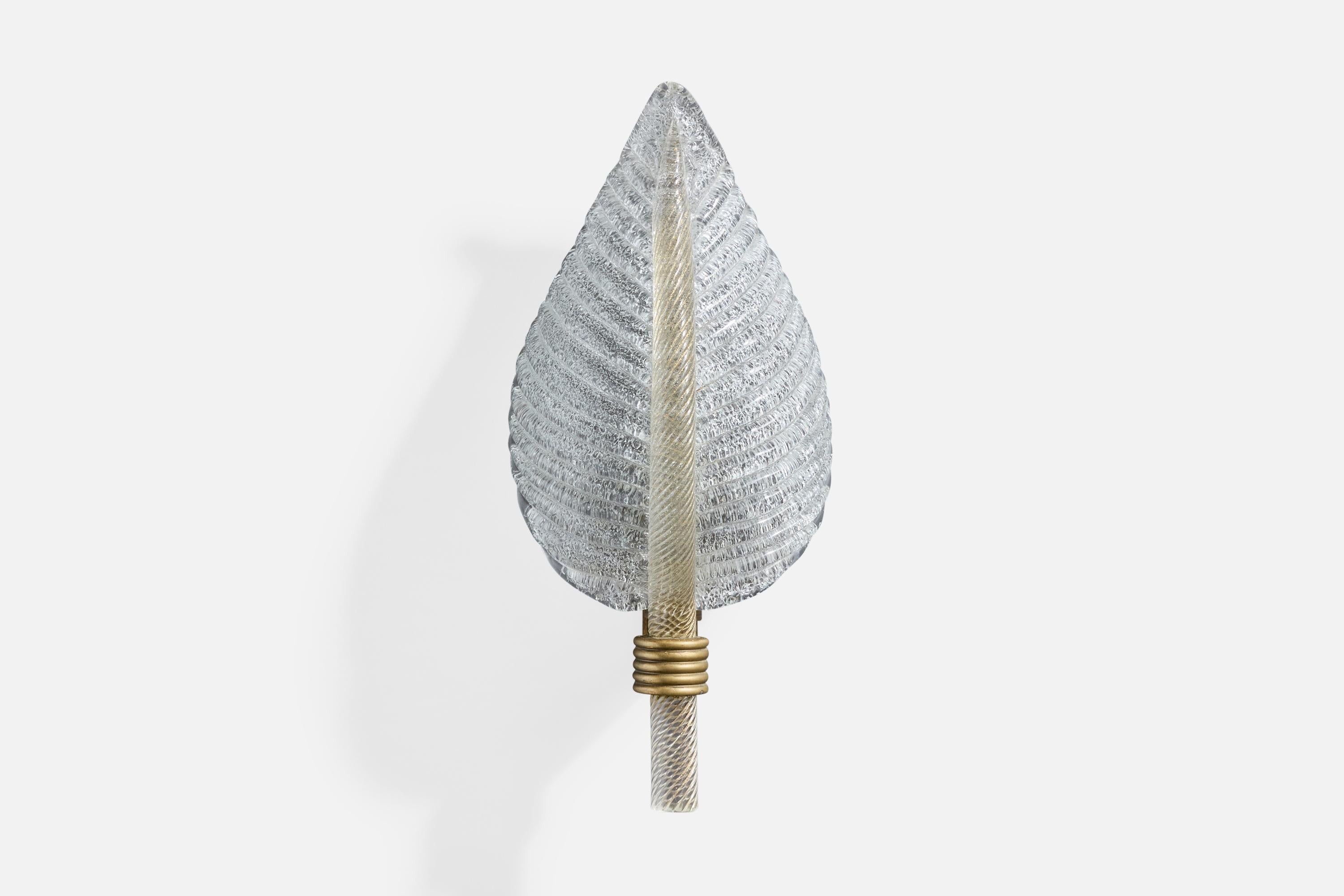 Italian Designer, Wall Light, Brass, Glass, Italy, 1940s In Good Condition For Sale In High Point, NC