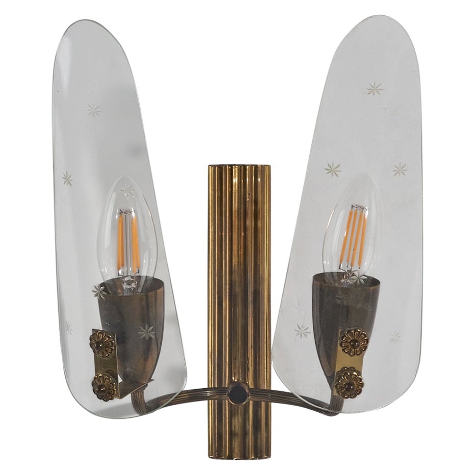Lampada da parete di design italiano, ottone, vetro, Italia, anni '1940