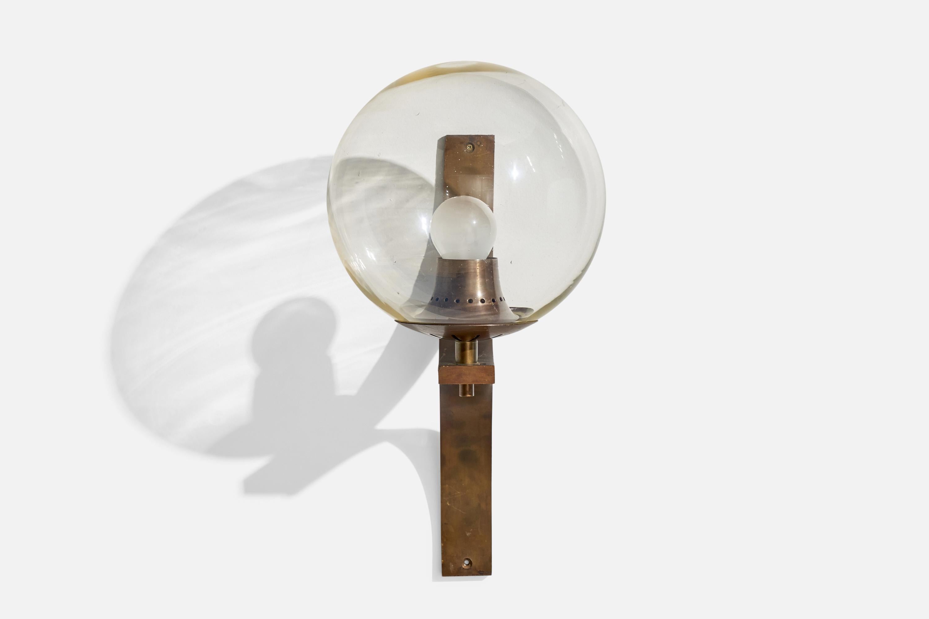 Mid-Century Modern Italian Designer, Wall Light, Brass, Glass, Italy, 1950s For Sale
