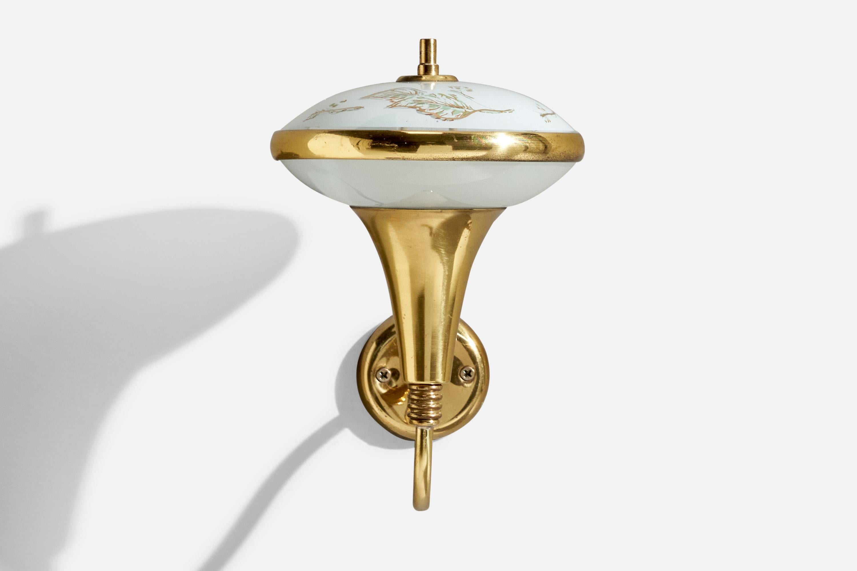 Mid-Century Modern Italian Designer, Wall Light, Brass, Glass, Italy, 1950s For Sale