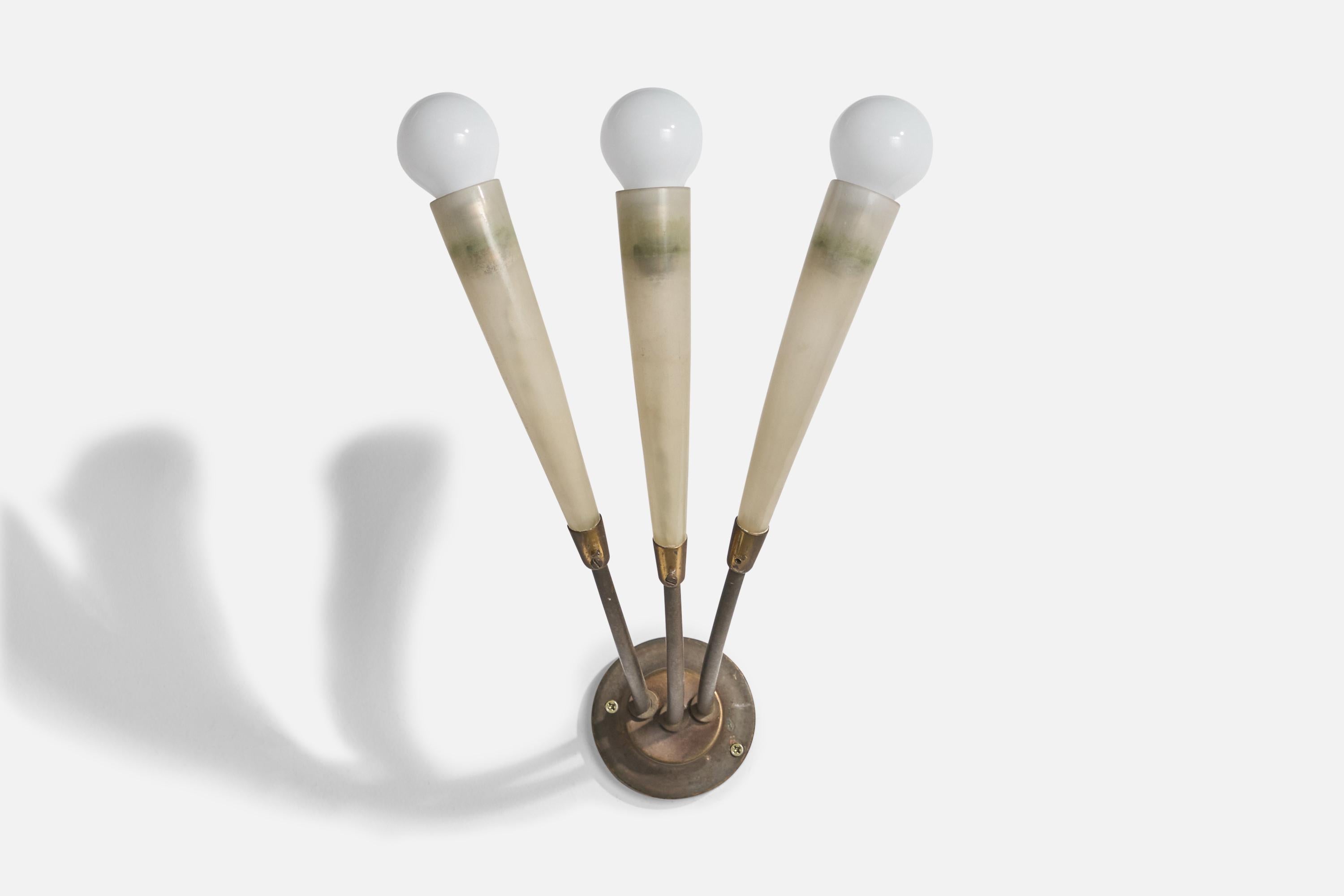 Mid-Century Modern Italian Designer, Wall Light, Brass, Glass, Italy, 1950s For Sale