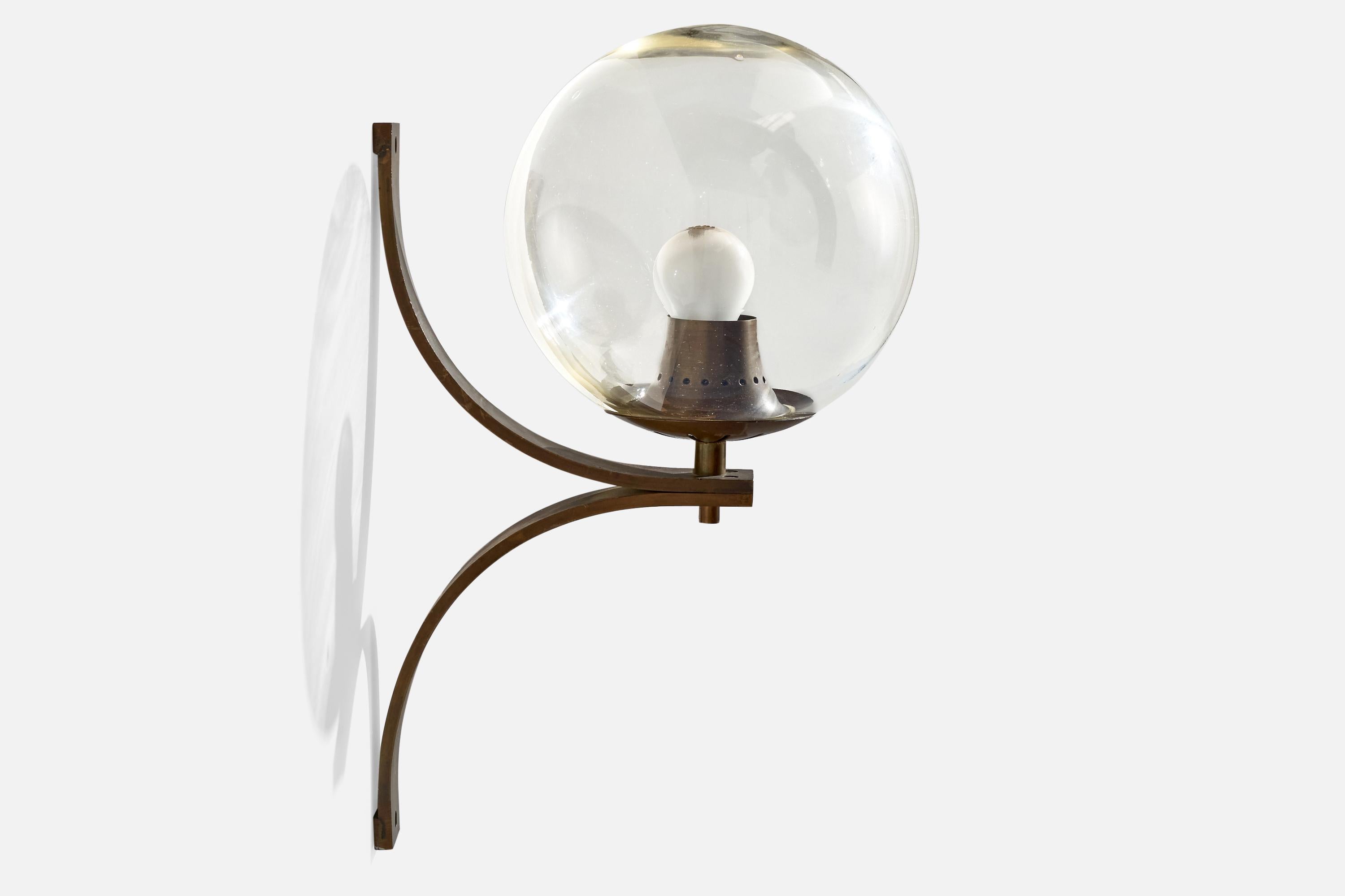 Italian Designer, Wall Light, Brass, Glass, Italy, 1950s In Good Condition For Sale In High Point, NC