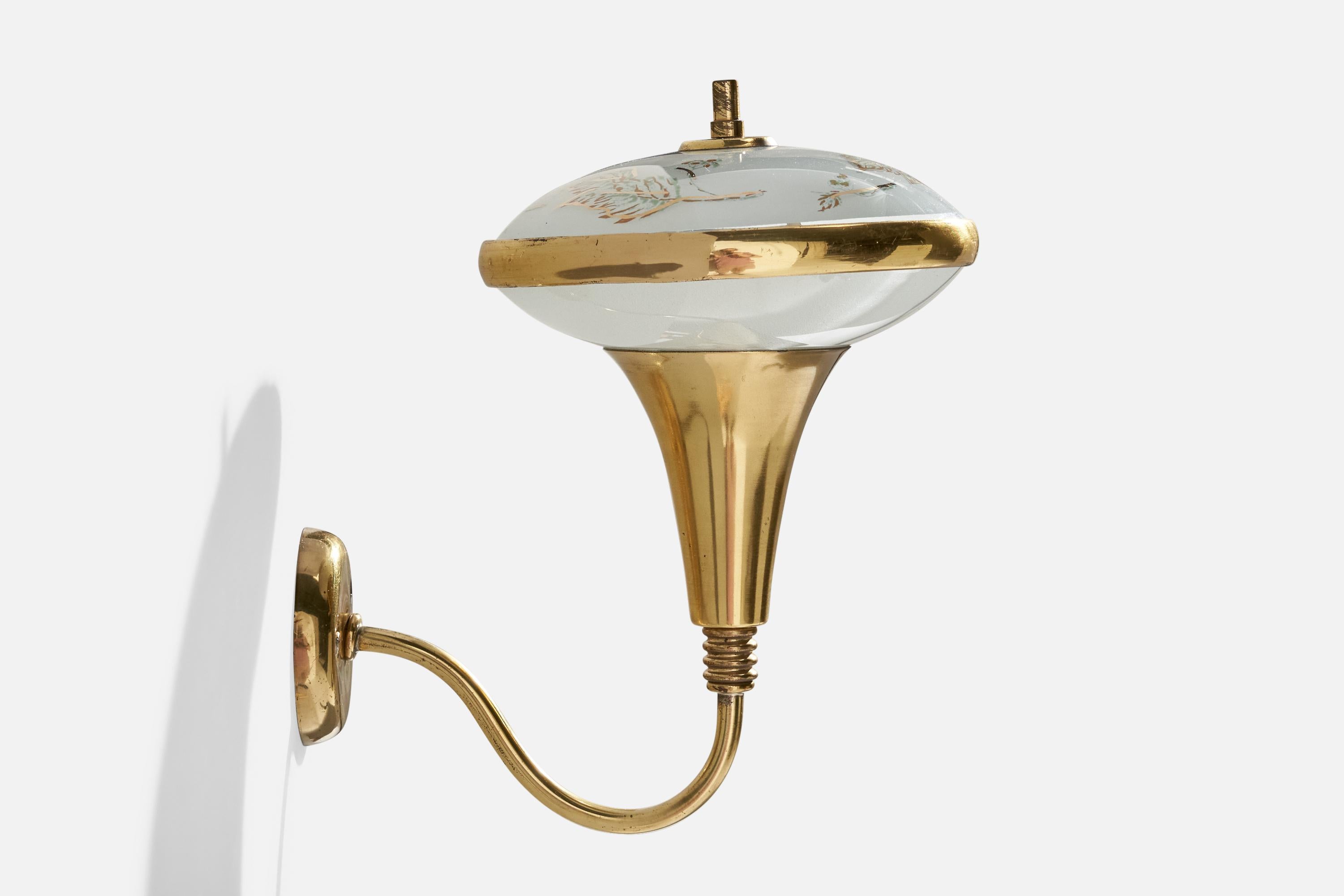 Italian Designer, Wall Light, Brass, Glass, Italy, 1950s In Good Condition For Sale In High Point, NC