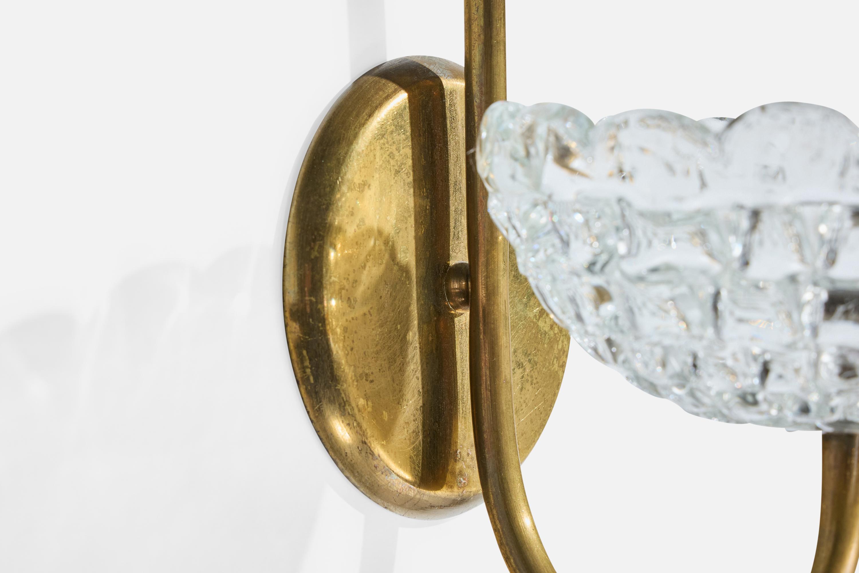 Diseñador italiano, Aplique, Latón, Cristal, Italia, Años 1950 en Bueno estado para la venta en High Point, NC