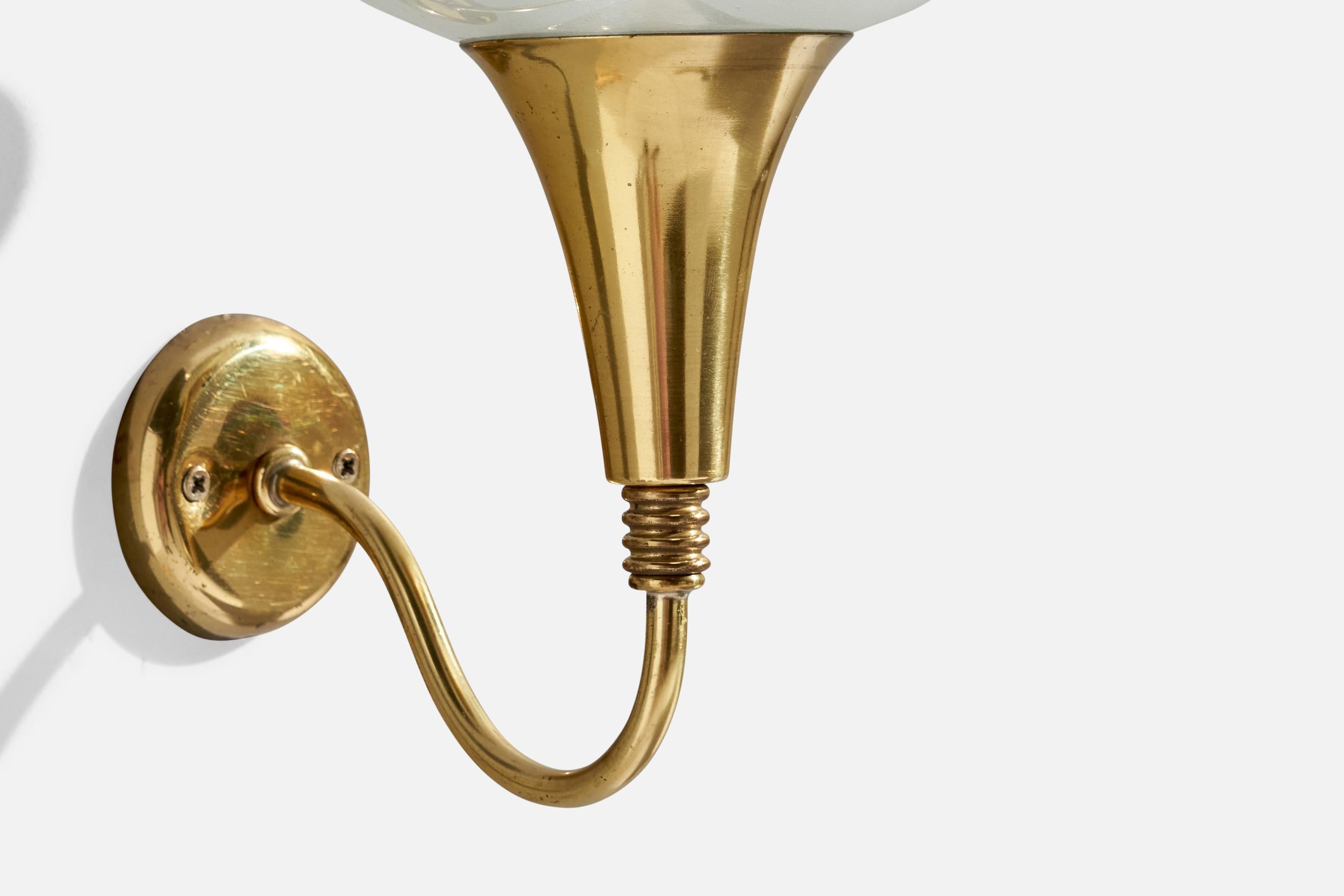 Italian Designer, Wall Light, Brass, Glass, Italy, 1950s For Sale 1