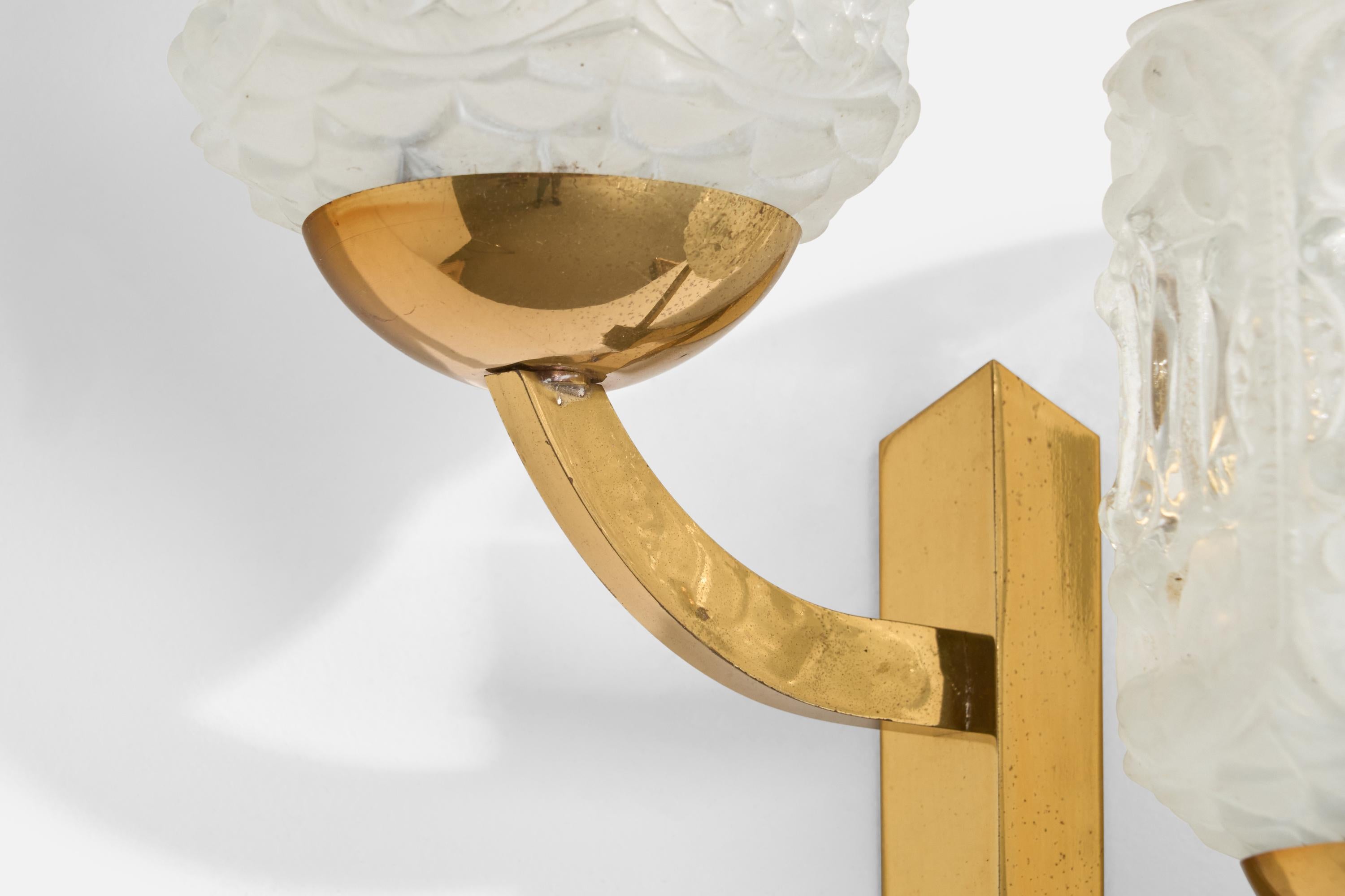 Italian Designer, Wall Light, Brass, Glass, Italy, 1950s For Sale 2