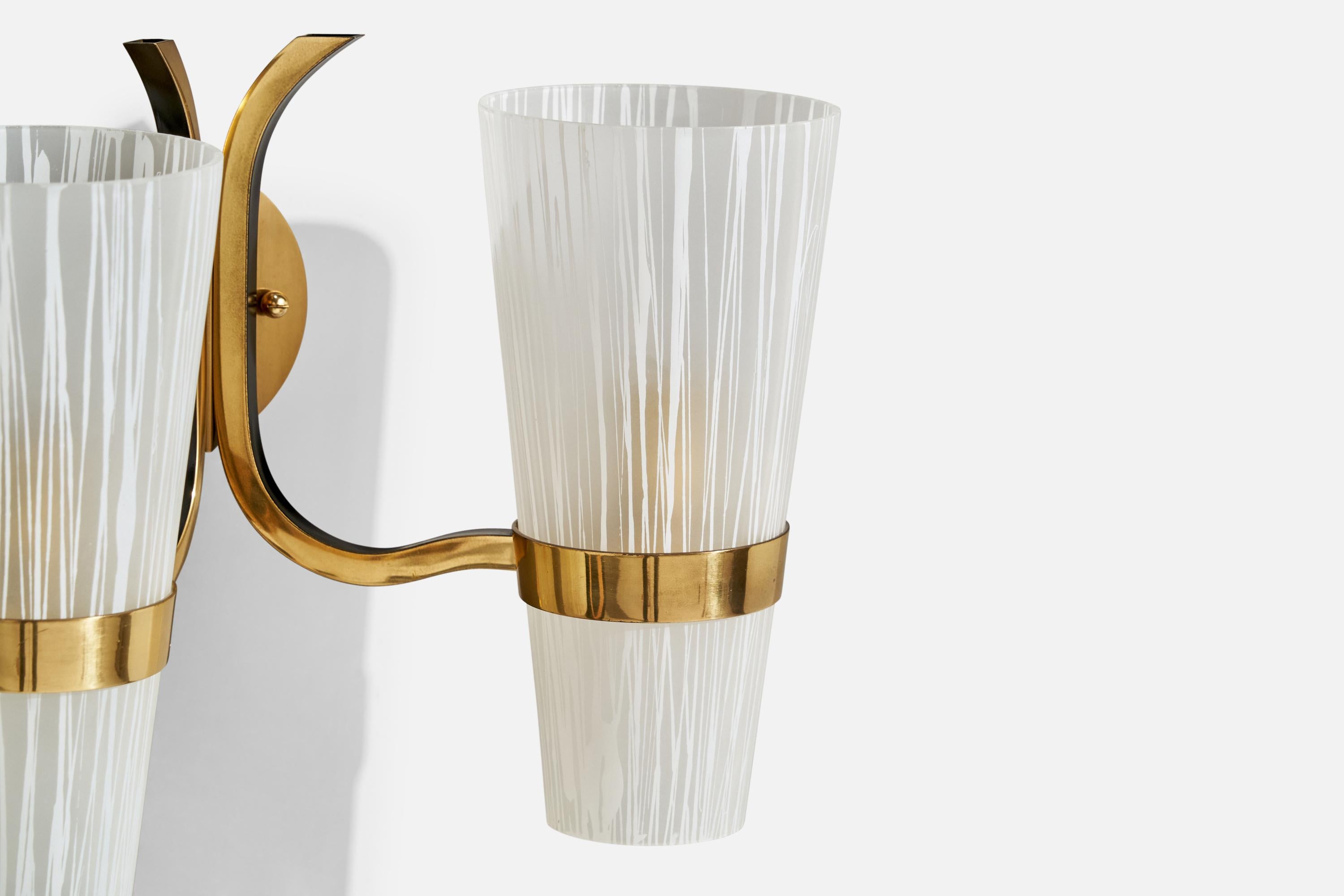 Designer italien, applique murale, laiton, verre, Italie, années 1950 en vente 2