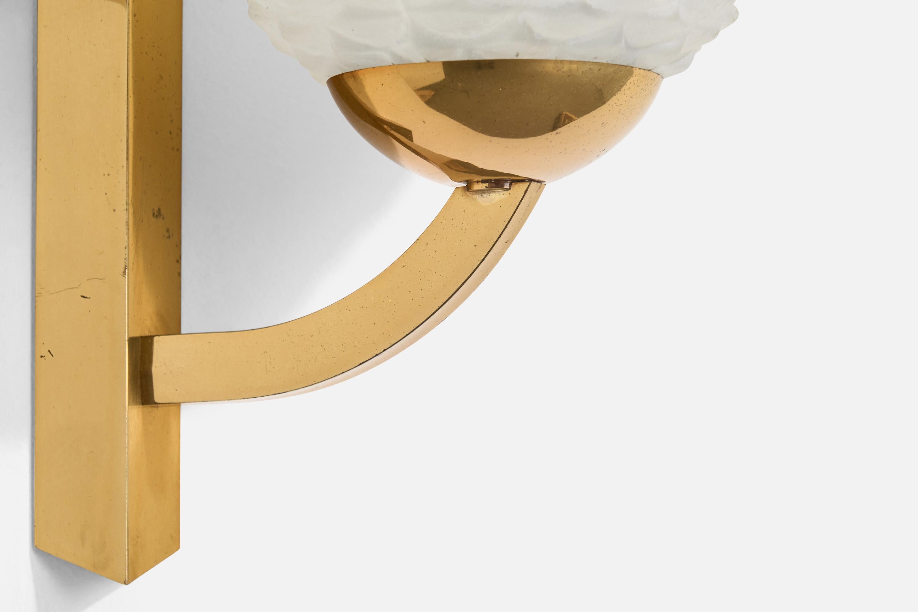 Italian Designer, Wall Light, Brass, Glass, Italy, 1950s For Sale 4