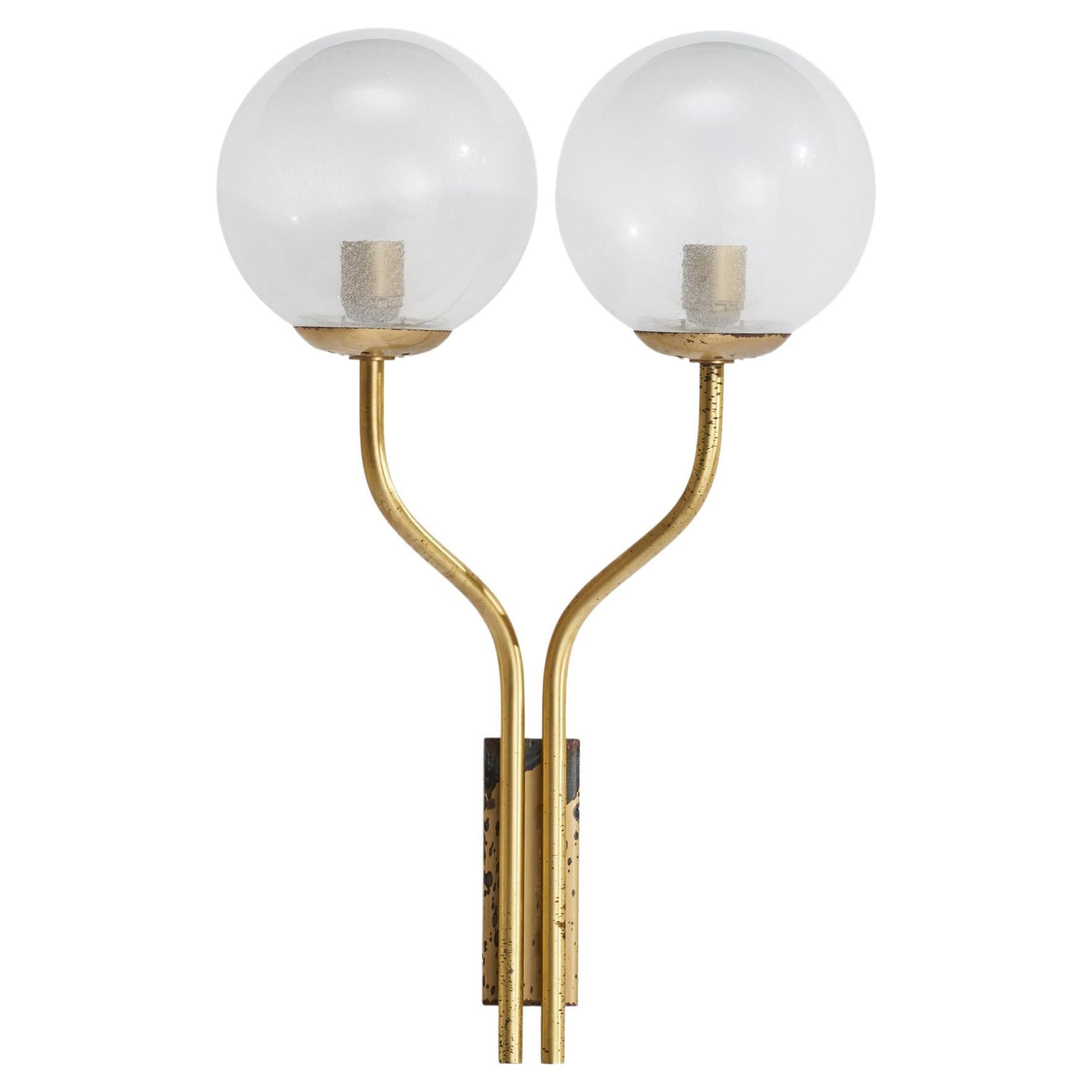 Lampada da parete di design italiano, ottone, vetro, Italia, anni '1950