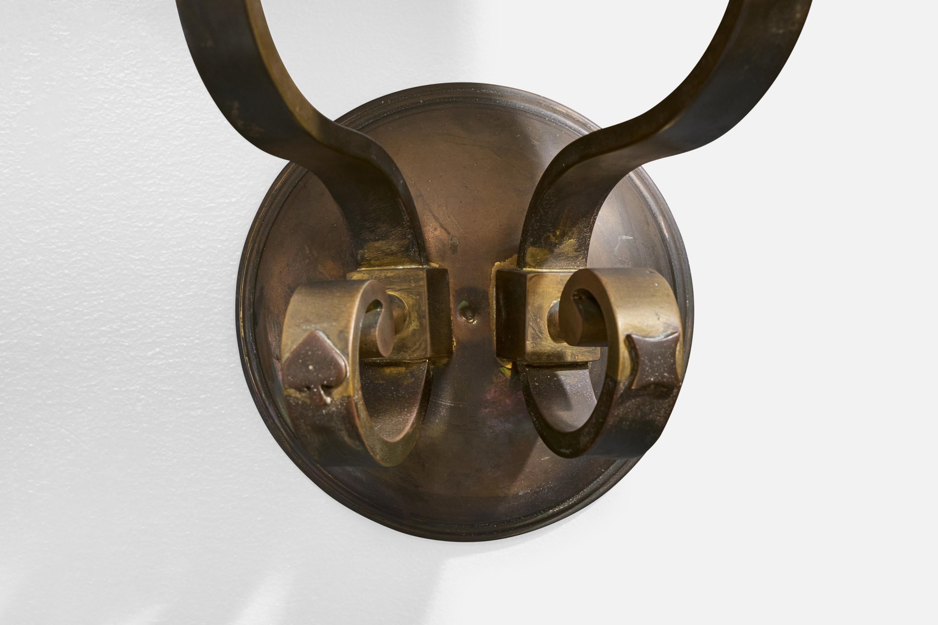 Milieu du XXe siècle Designer italien, applique murale, laiton, verre, métal, tissu, Italie, années 1930 en vente