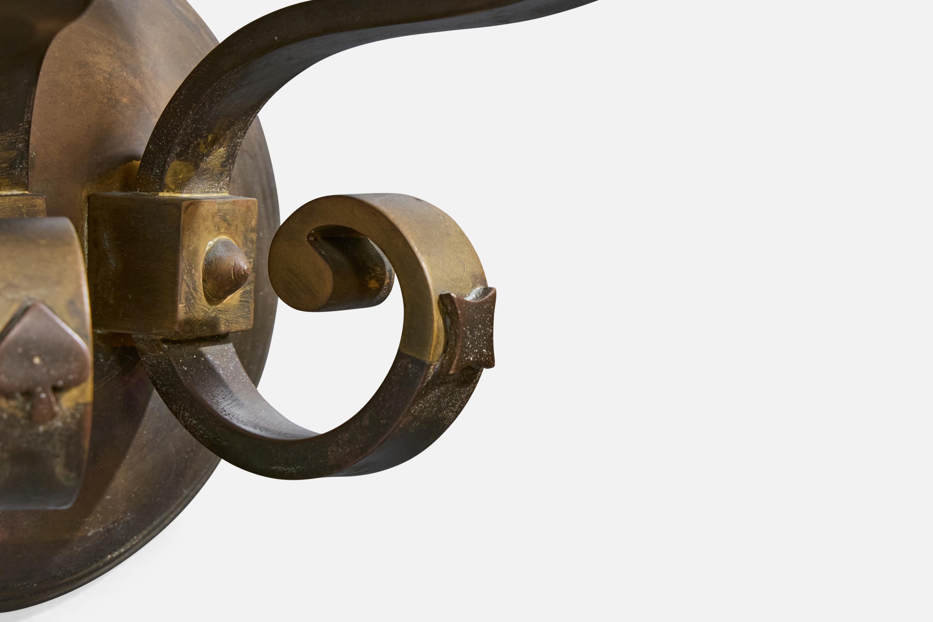 Laiton Designer italien, applique murale, laiton, verre, métal, tissu, Italie, années 1930 en vente