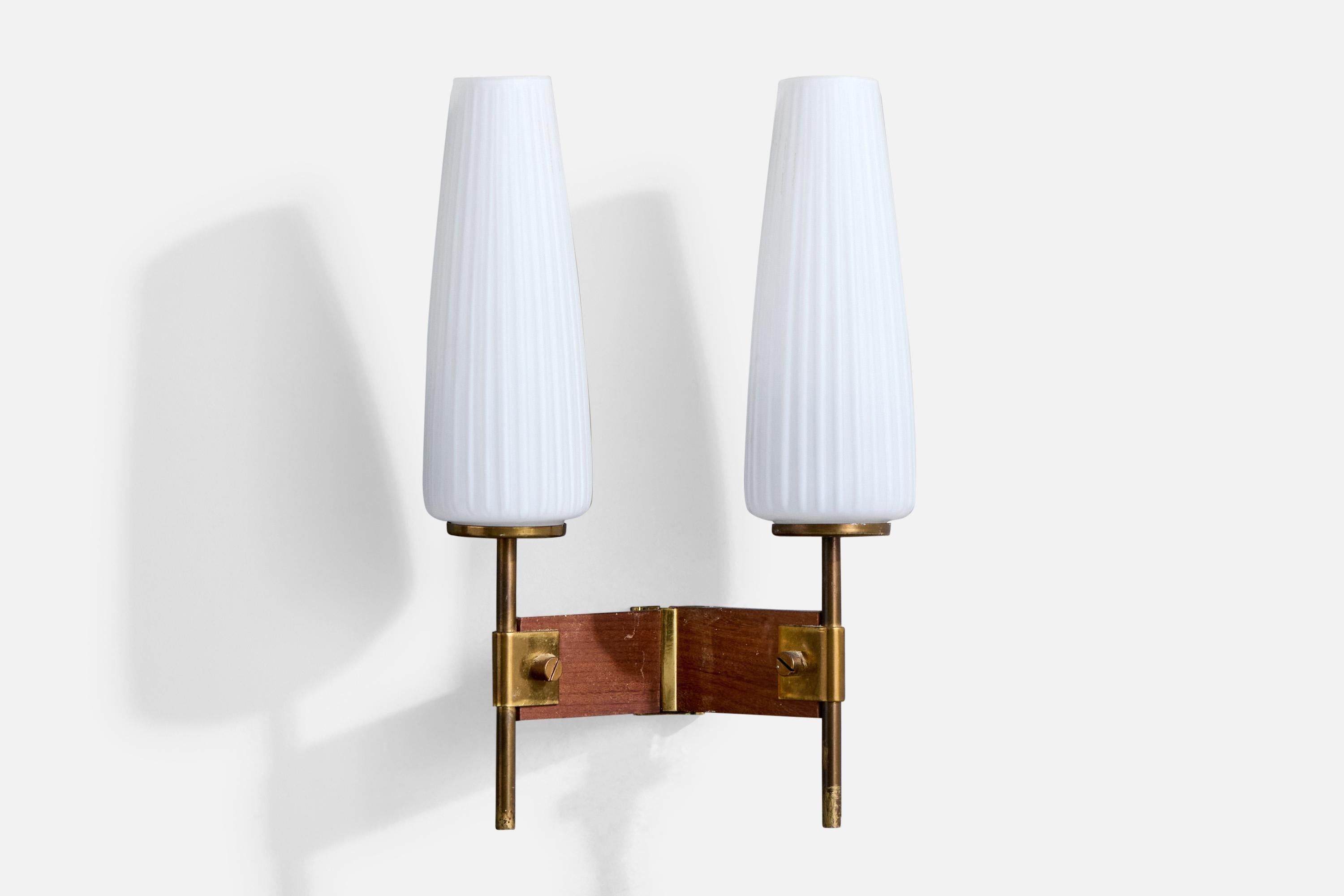 Mid-Century Modern Italian Designer, Wall Light, Brass, Glass, Teak, Italy, 1950s For Sale