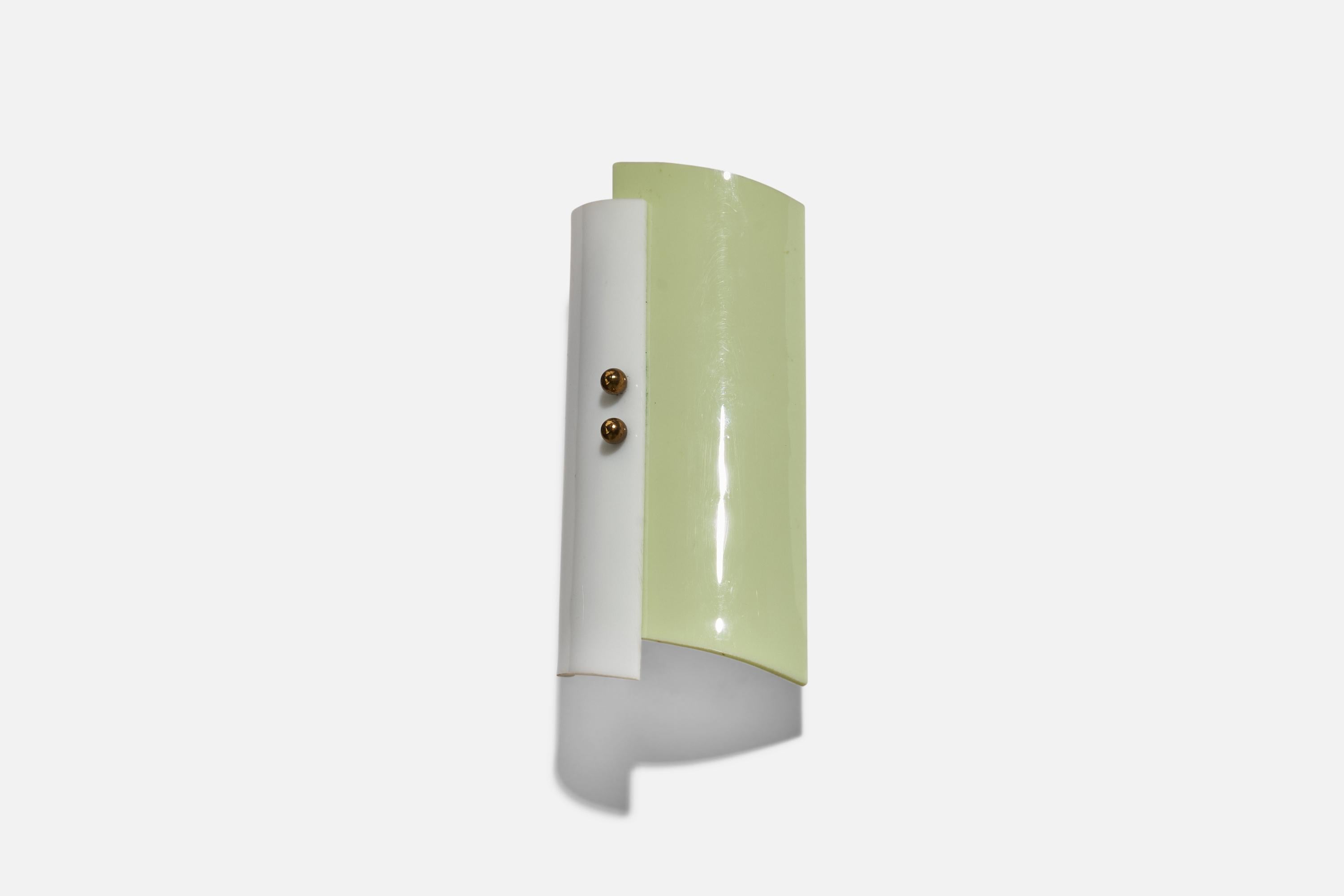 Mid-20th Century Italian Designer, Wall Light, Brass, Green and White Acrylic, Italy, 1950s For Sale