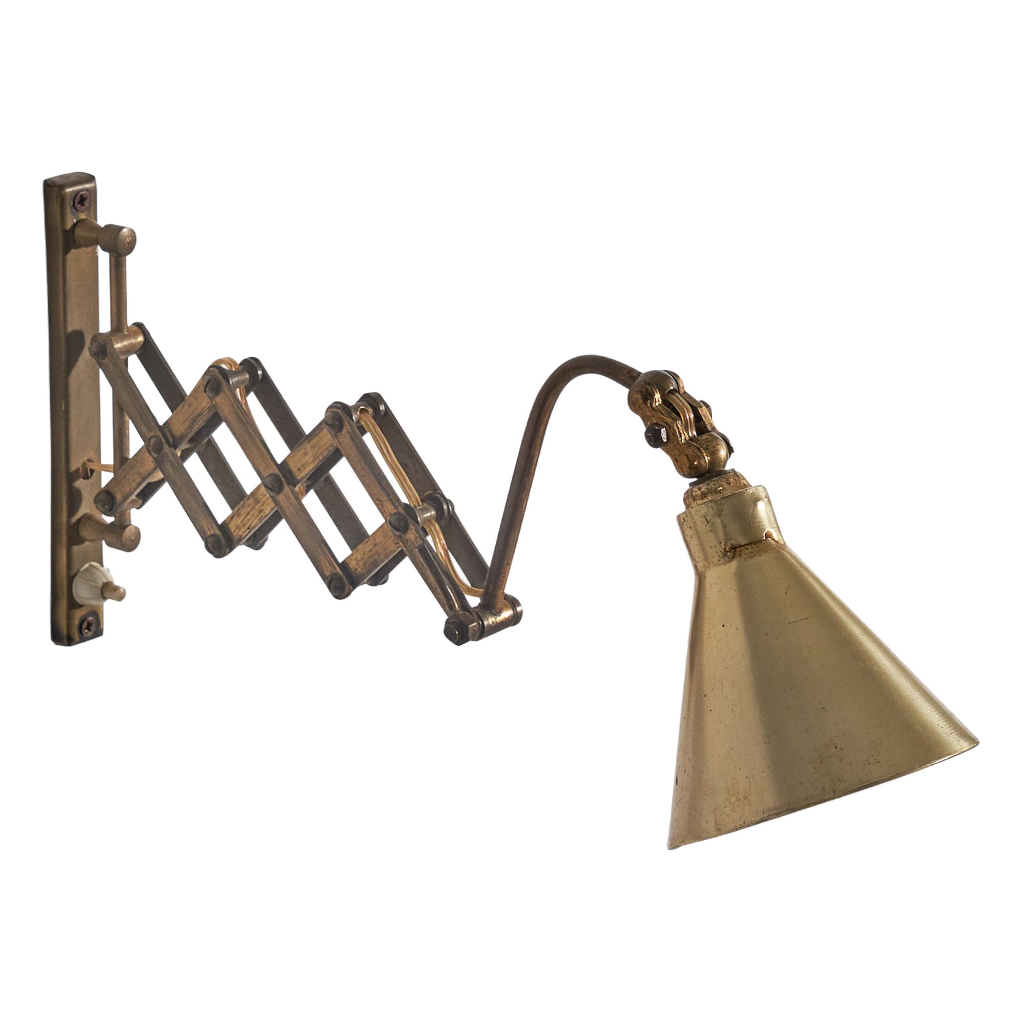 Italian Designer, Wall Light, Brass, Italy, 1940s