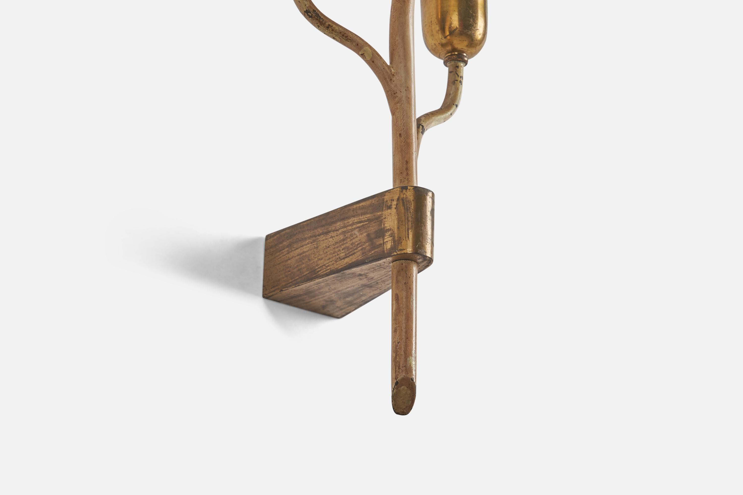Créateur italien, applique murale, laiton, métal laqué, Italie, années 1940 Bon état - En vente à High Point, NC