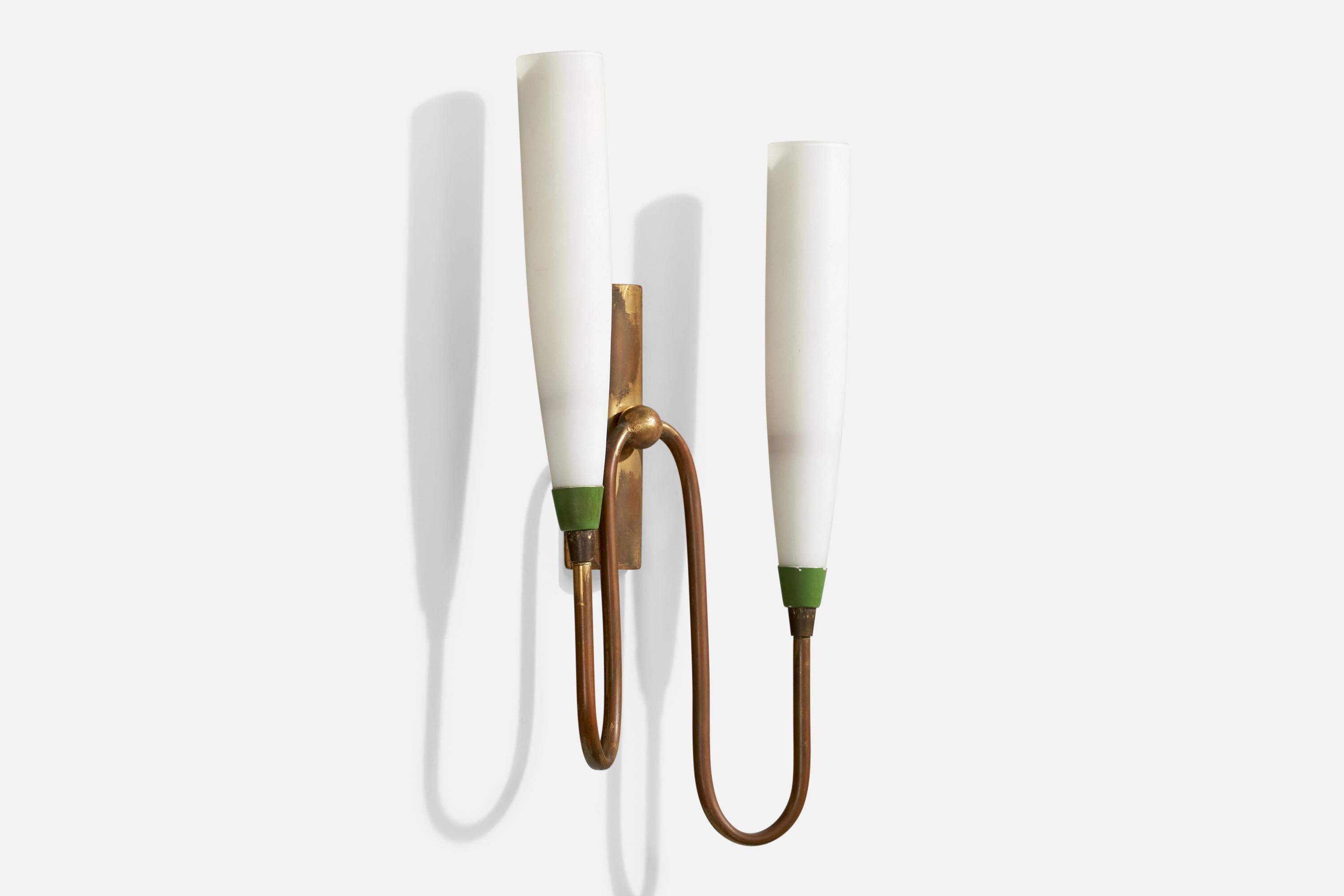 Italiano Designer italiano, lampada da parete, ottone, metallo, vetro, Italia, anni '40 in vendita