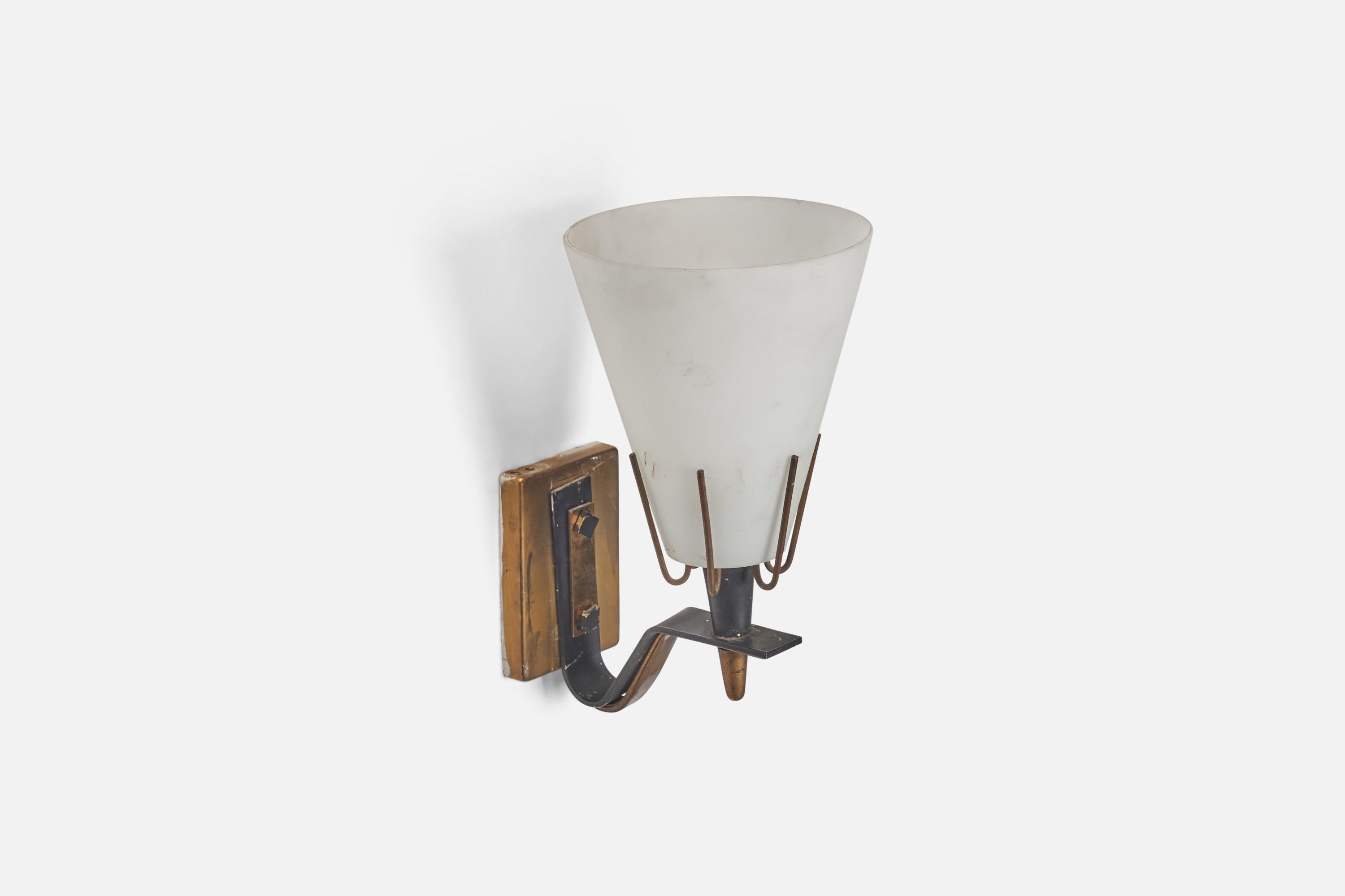 Mid-Century Modern Italian Designer, Wall Light, Brass, Metal, Glass, Italy, 1950s For Sale