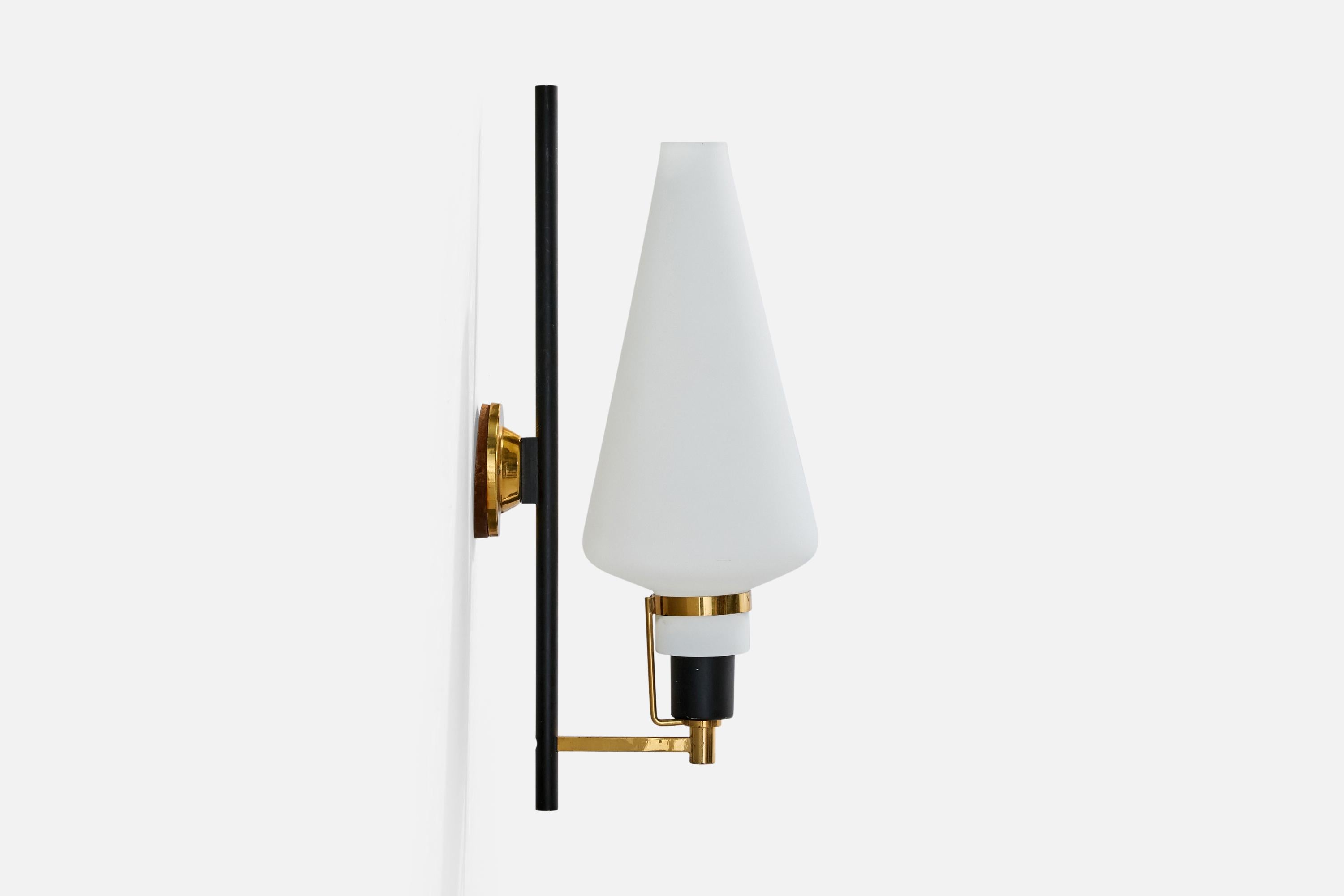 Mid-Century Modern Italian Designer, Wall Light, Brass, Metal, Glass, Italy, 1950s For Sale