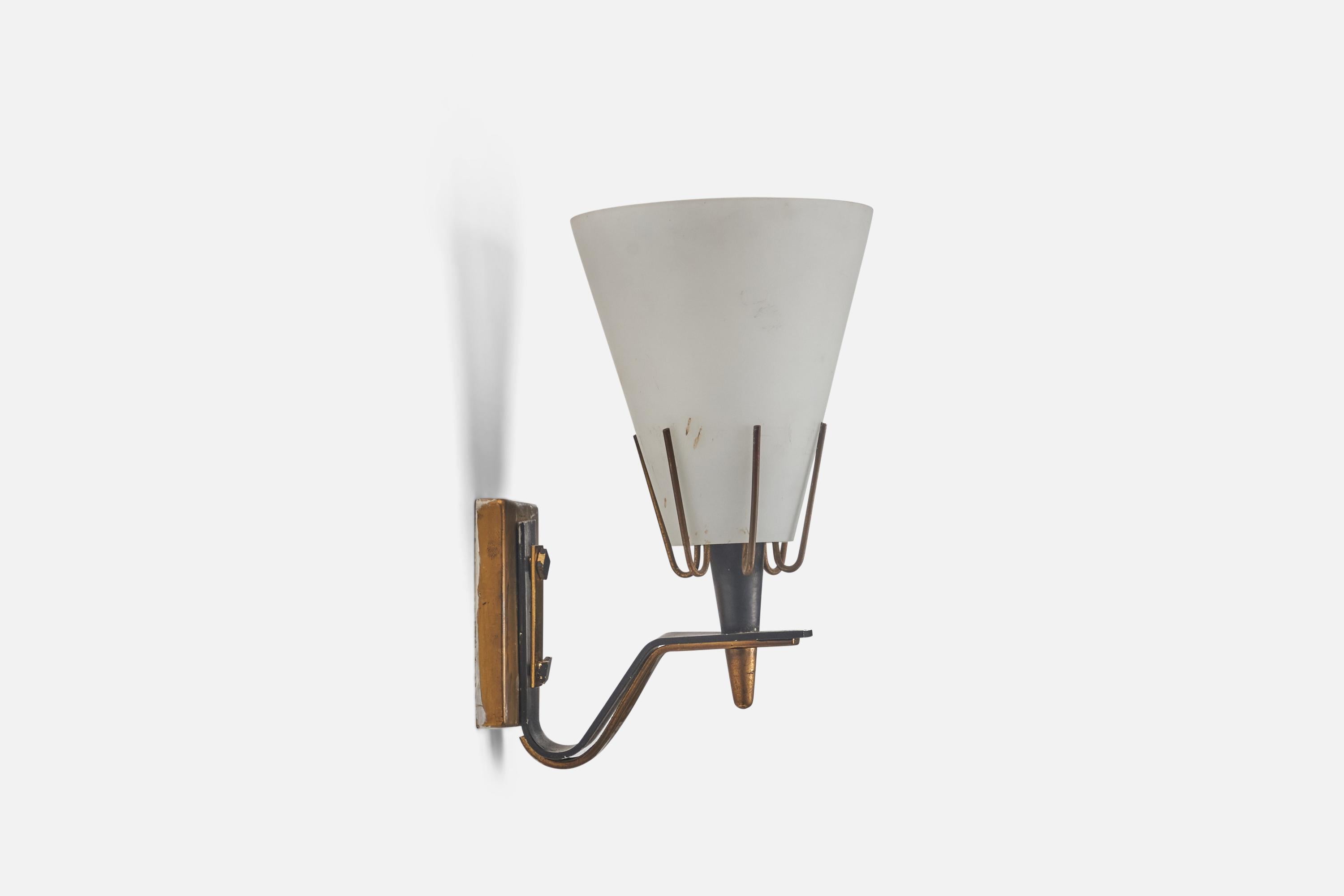 Mid-20th Century Italian Designer, Wall Light, Brass, Metal, Glass, Italy, 1950s For Sale