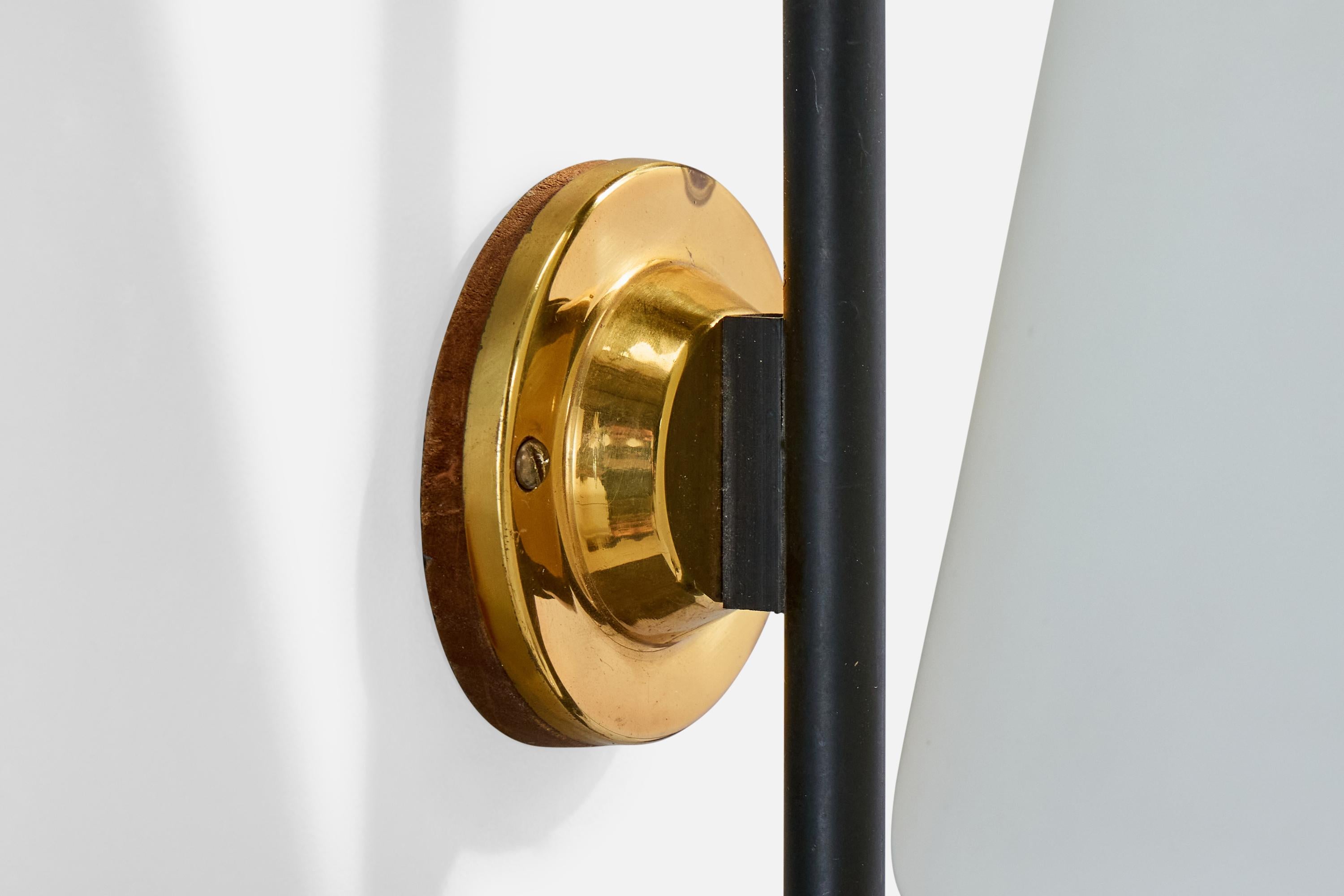 Mid-20th Century Italian Designer, Wall Light, Brass, Metal, Glass, Italy, 1950s For Sale