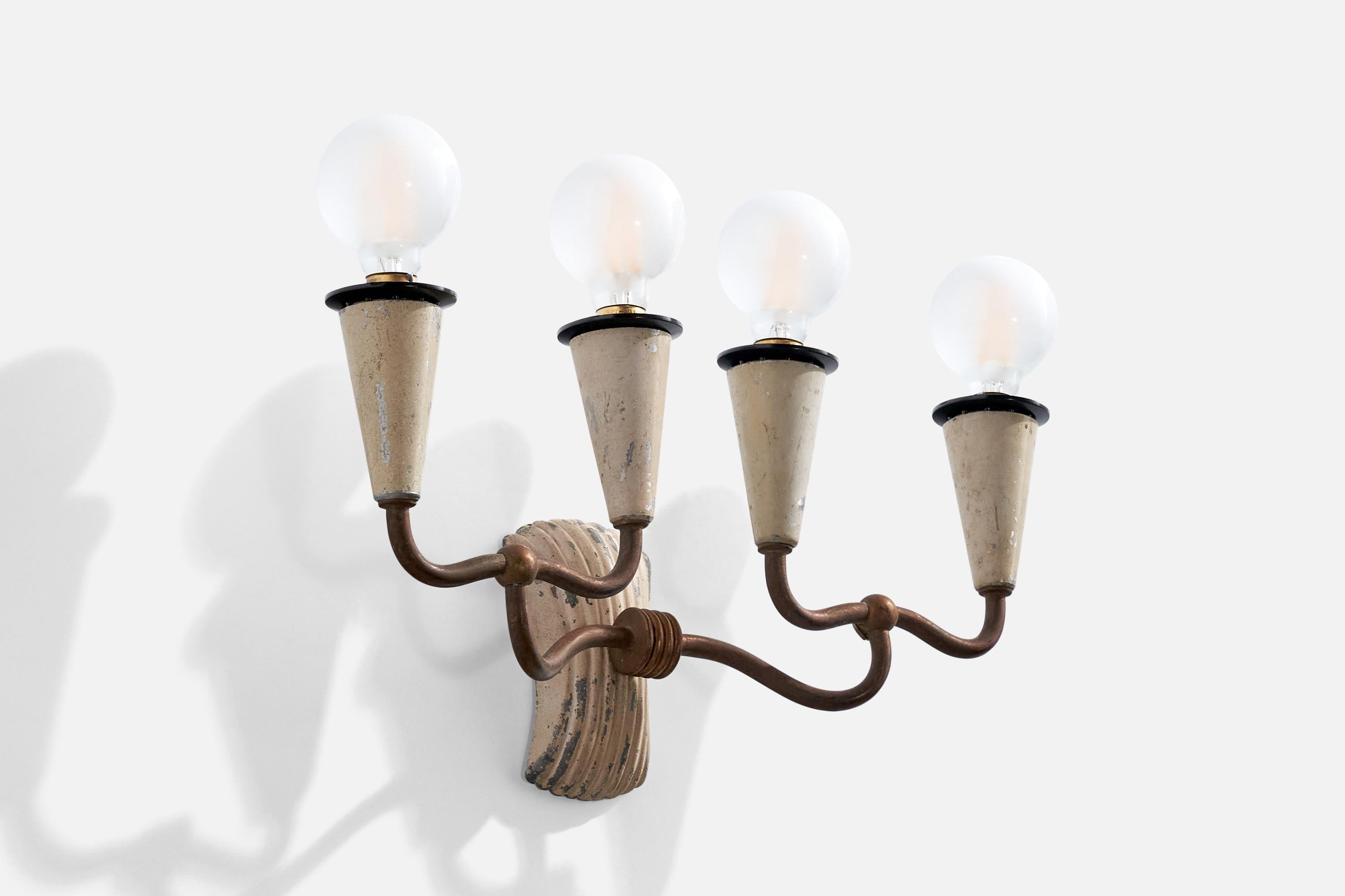 Italian Designer, Wall Light, Brass, Metal, Italy, 1930s In Good Condition For Sale In High Point, NC