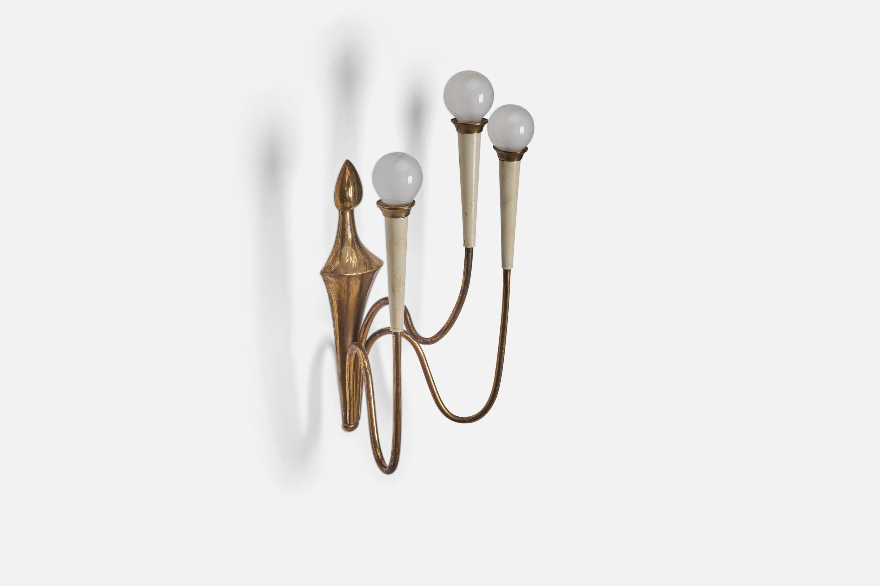 Italian Designer, Wall Light, Brass, Metal, Italy, 1930s In Good Condition In High Point, NC