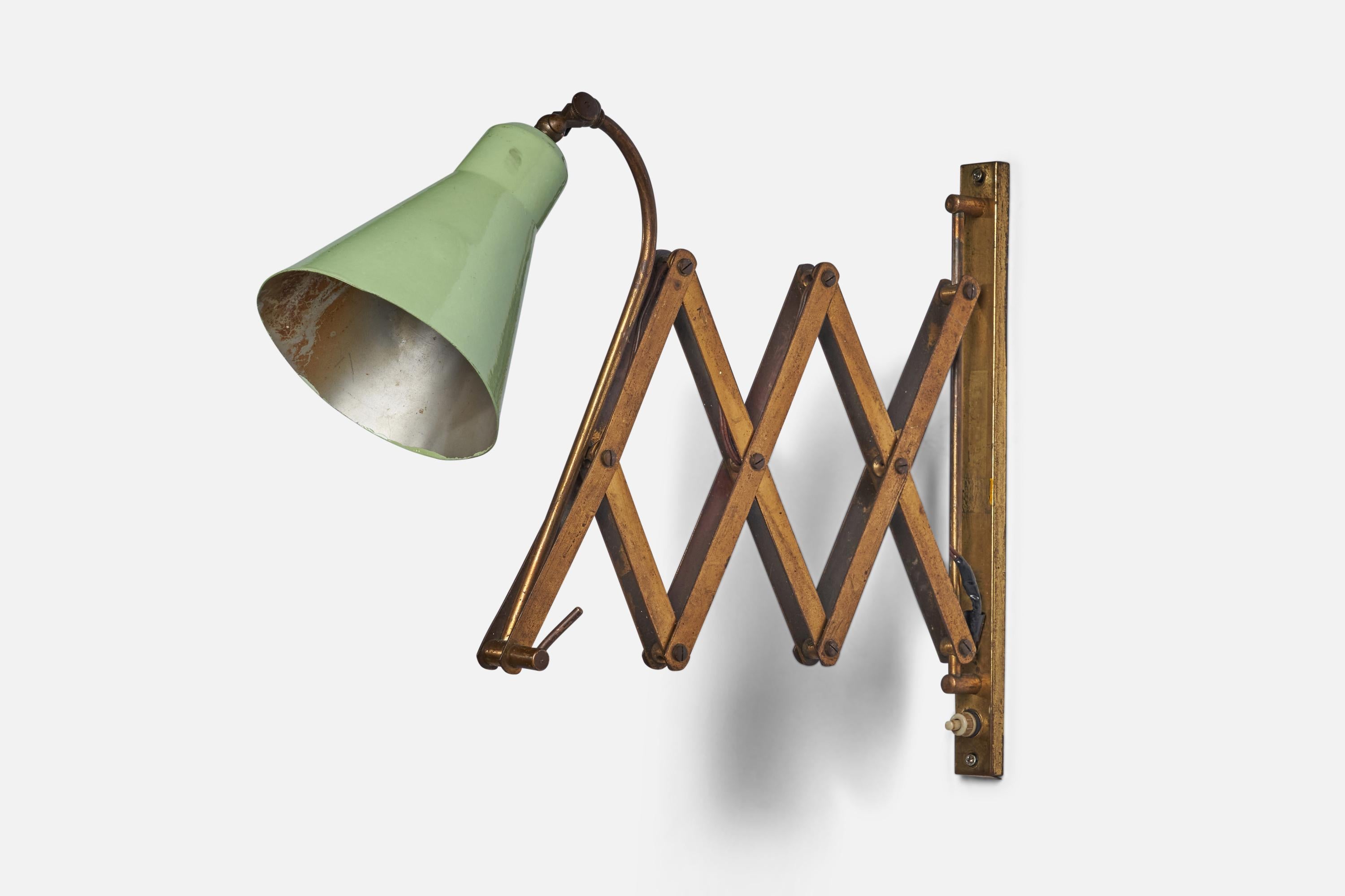 A brass and green-lacquered metal wall light designed and produced in Italy, 1940s.

Collapsed Dimensions (inches): 13.25” H x 5” W x 14” D
Fully Extended Dimensions (inches): 17” H x 5” W x 36” D
Back Plate Dimensions (inches): 13.5” H x 1.15”