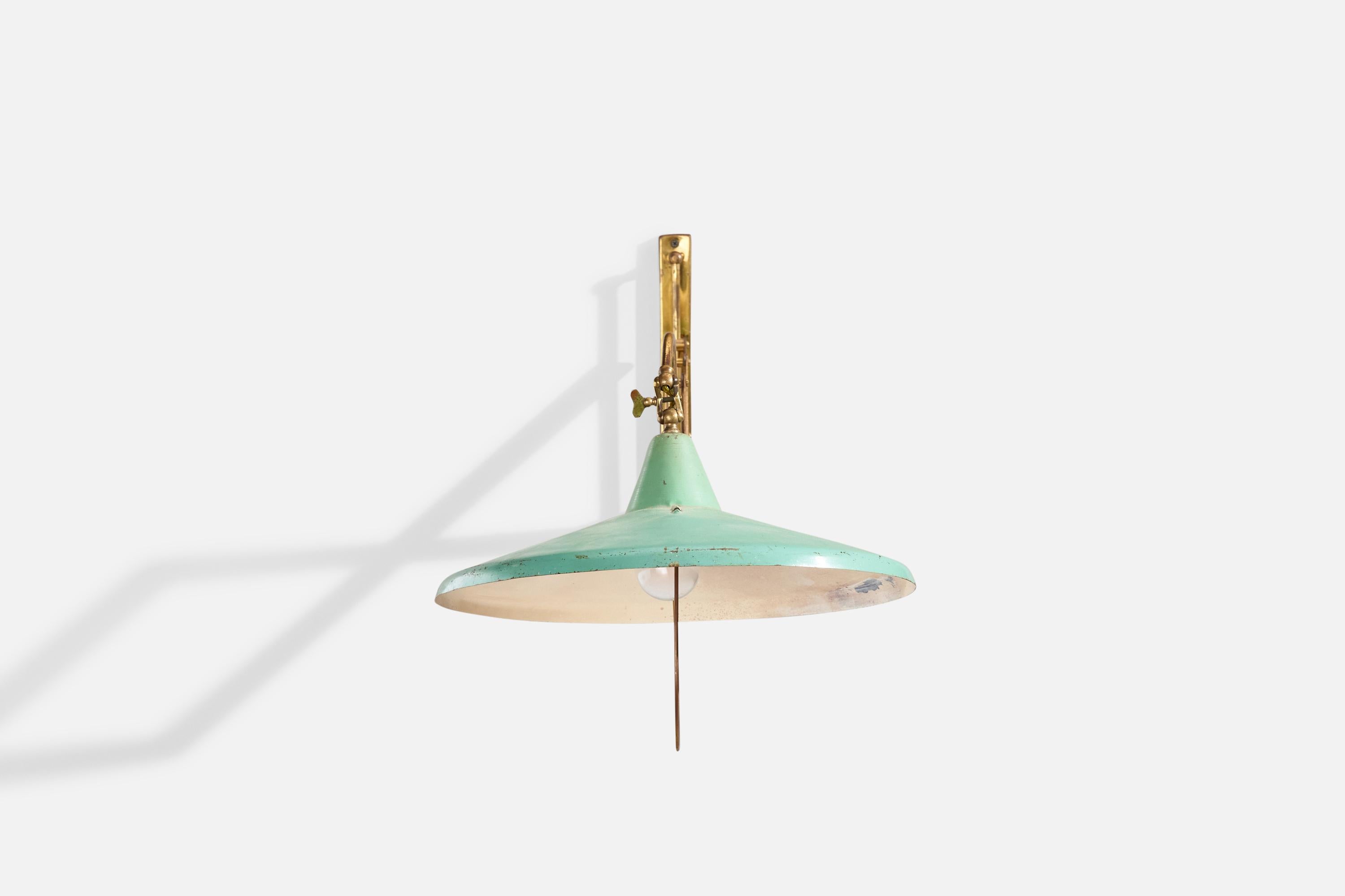 Italian Designer, Wall Light, Brass, Metal, Italy, 1940s In Fair Condition For Sale In High Point, NC