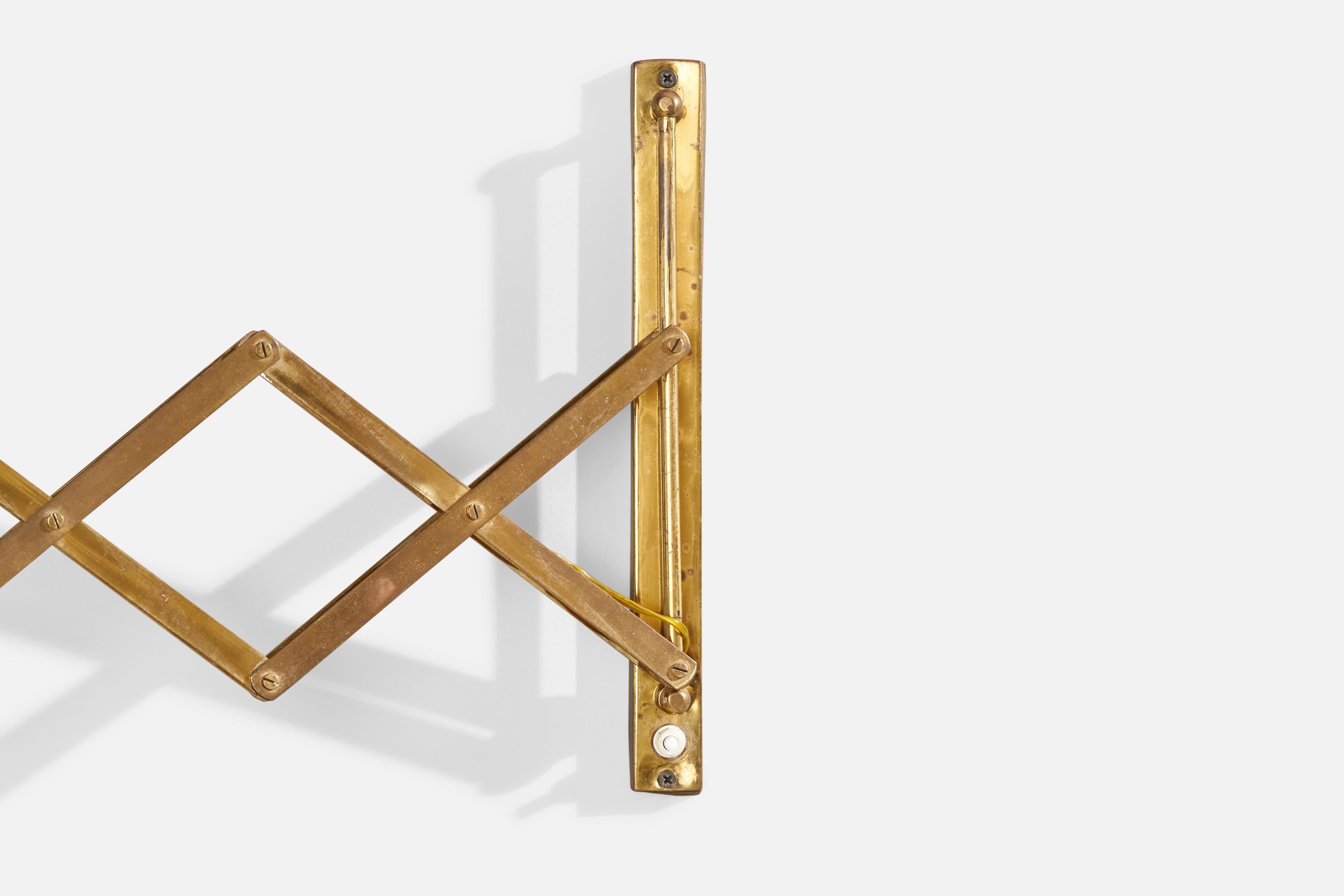 Italian Designer, Wall Light, Brass, Metal, Italy, 1940s For Sale 1