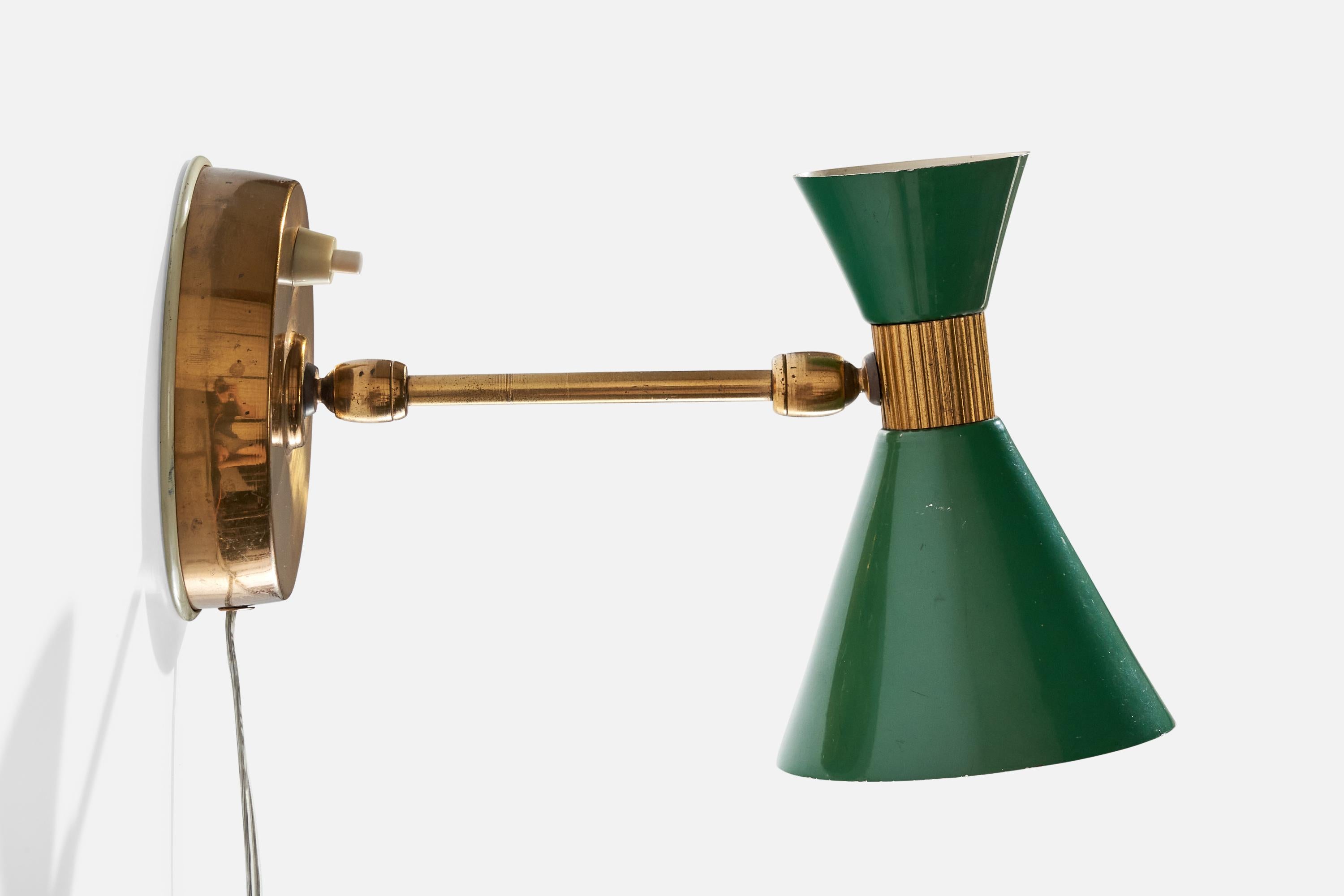 Italian Designer, Wall Light, Brass, Metal, Italy, 1950s In Good Condition For Sale In High Point, NC