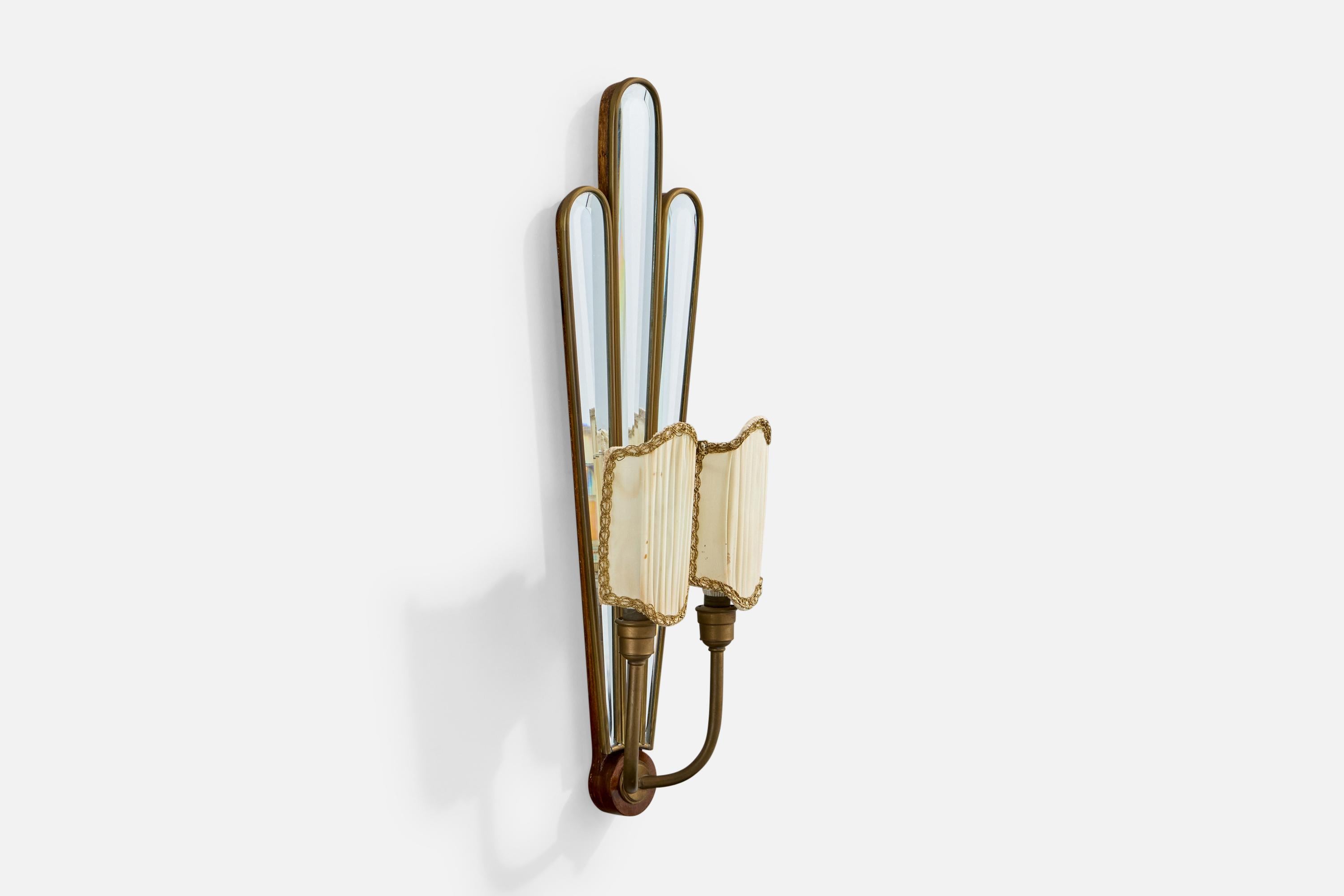 Italian Designer, Wall Light, Brass, Mirror, Fabric, Wood, Italy, 1940s In Good Condition For Sale In High Point, NC