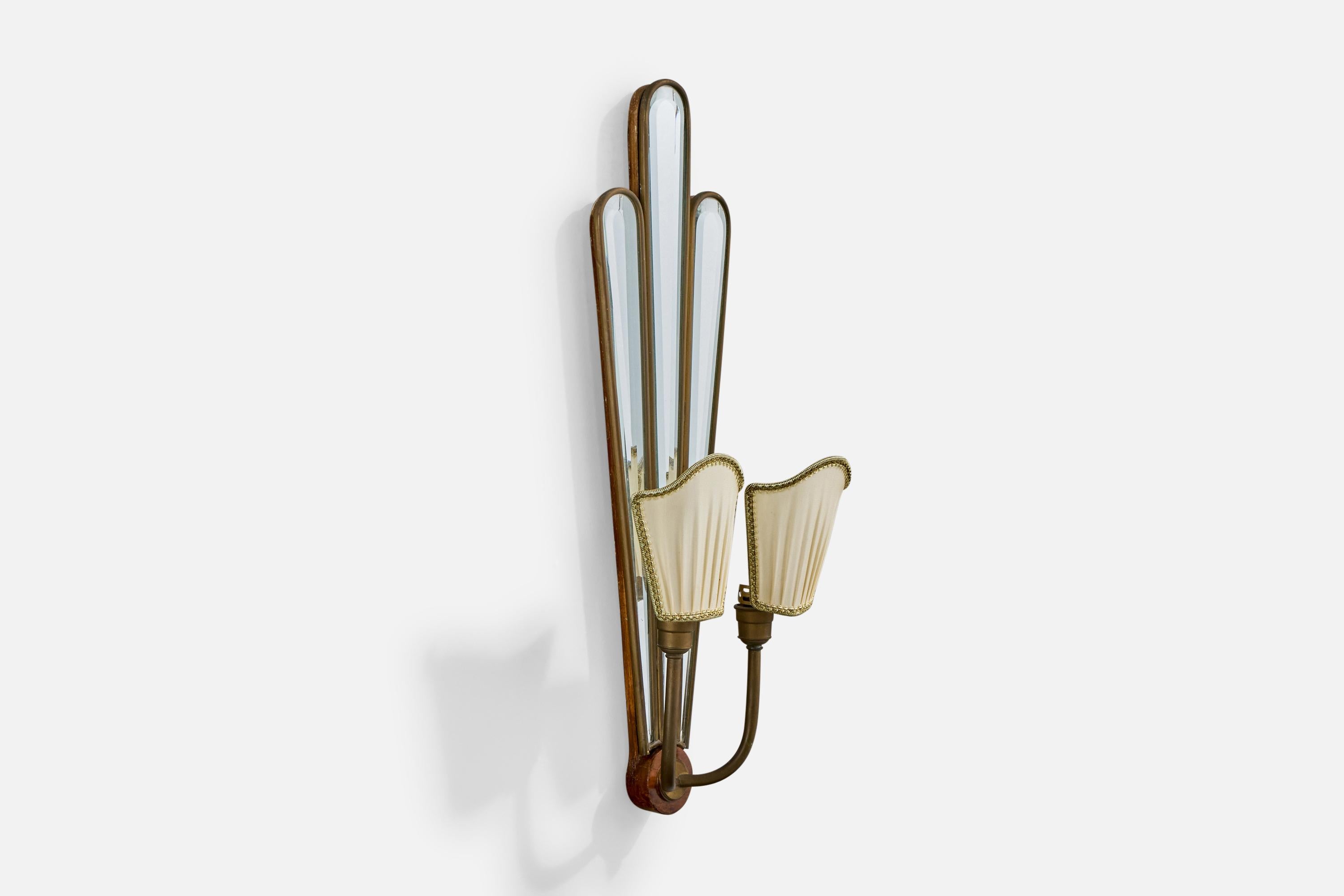 Italian Designer, Wall Light, Brass, Mirror, Fabric, Wood, Italy, 1940s In Good Condition For Sale In High Point, NC