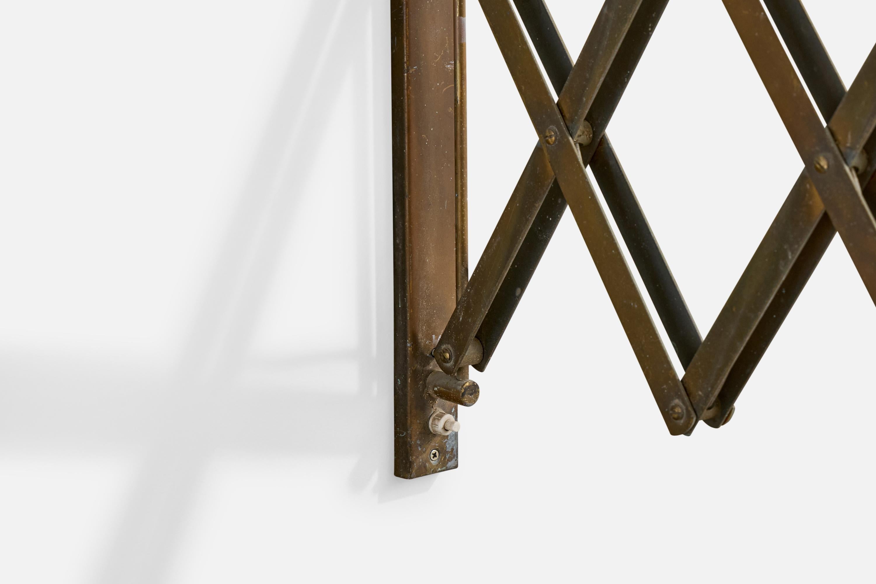 Italian Designer, Wall Light, Brass, Rattan, Wood, Italy, 1940s For Sale 3