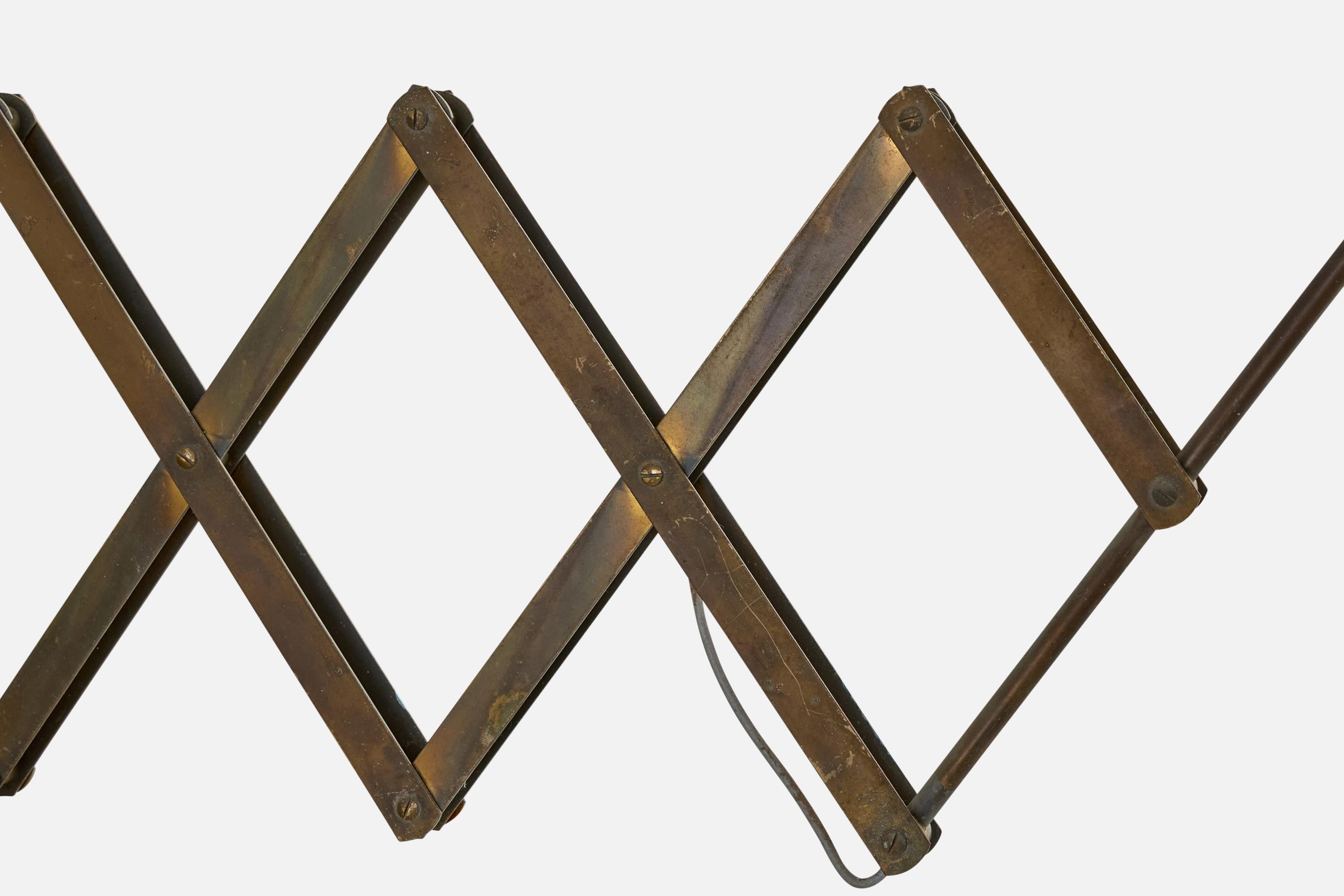 Italian Designer, Wall Light, Brass, Rattan, Wood, Italy, 1940s For Sale 4