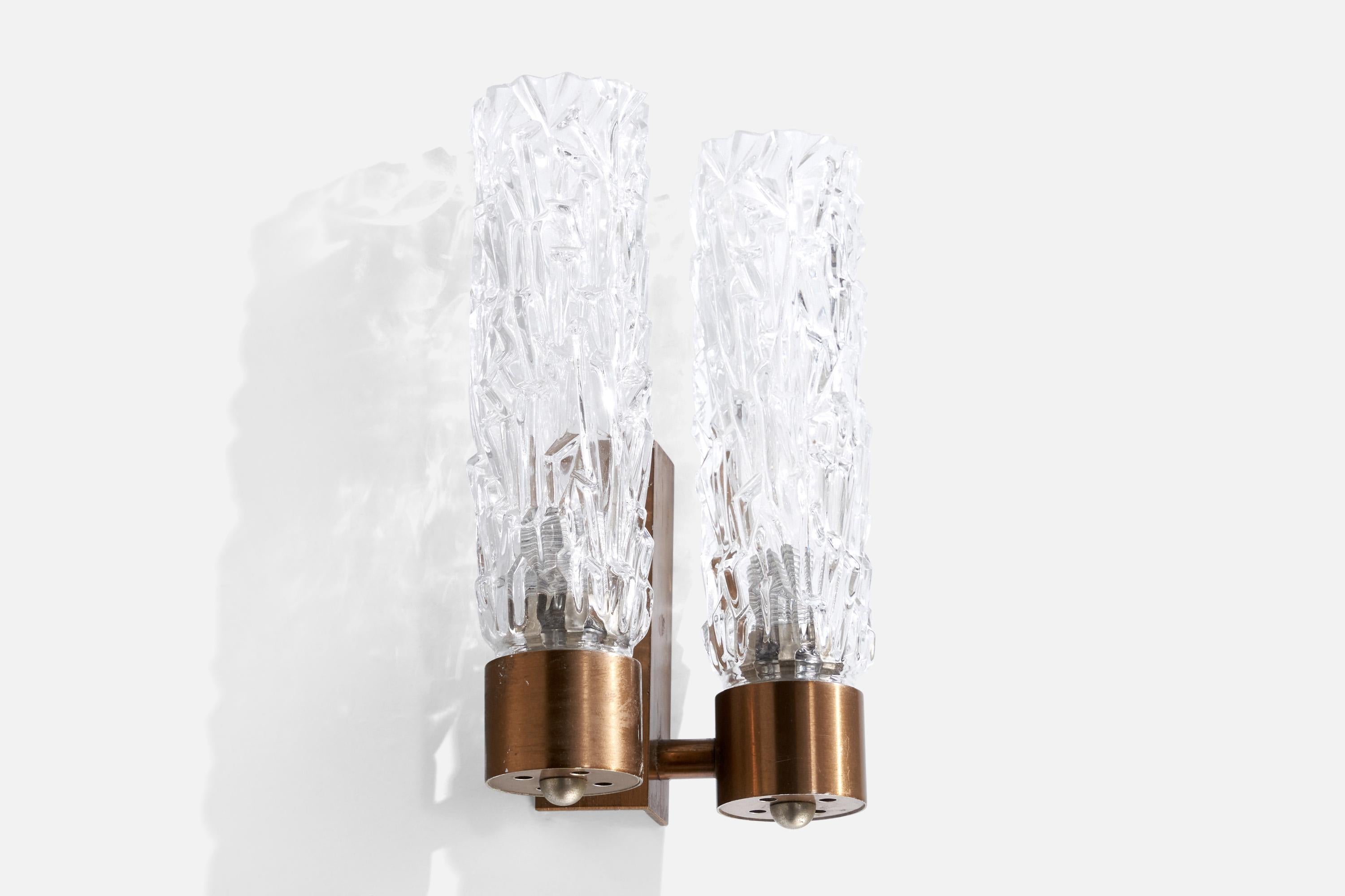 Mid-Century Modern Italian Designer, Wall Light, Copper, Glass, Italy, 1950s For Sale