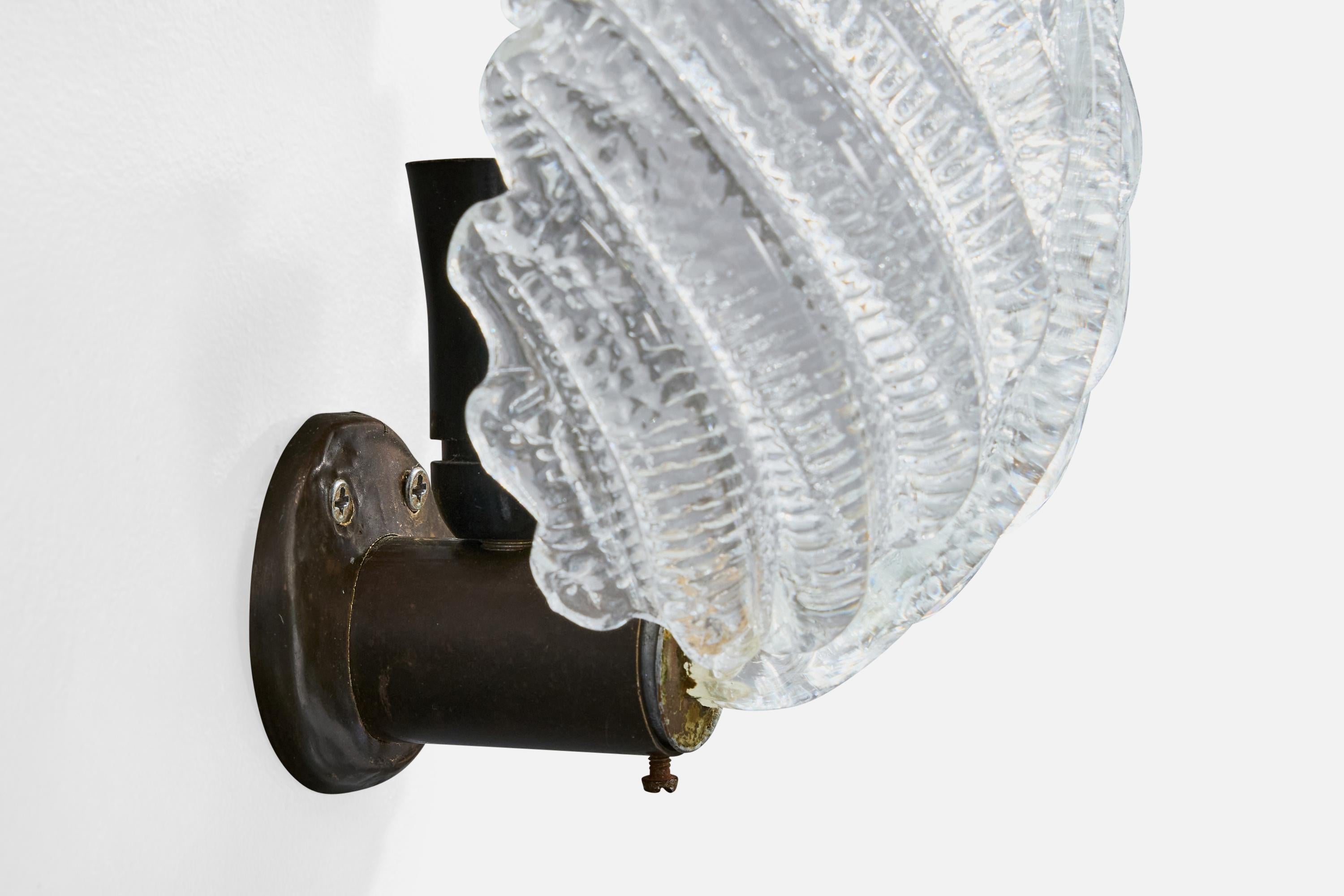 Diseñador italiano, Aplique, Vidrio, Latón, Italia, Década de 1940 mediados del siglo XX en venta