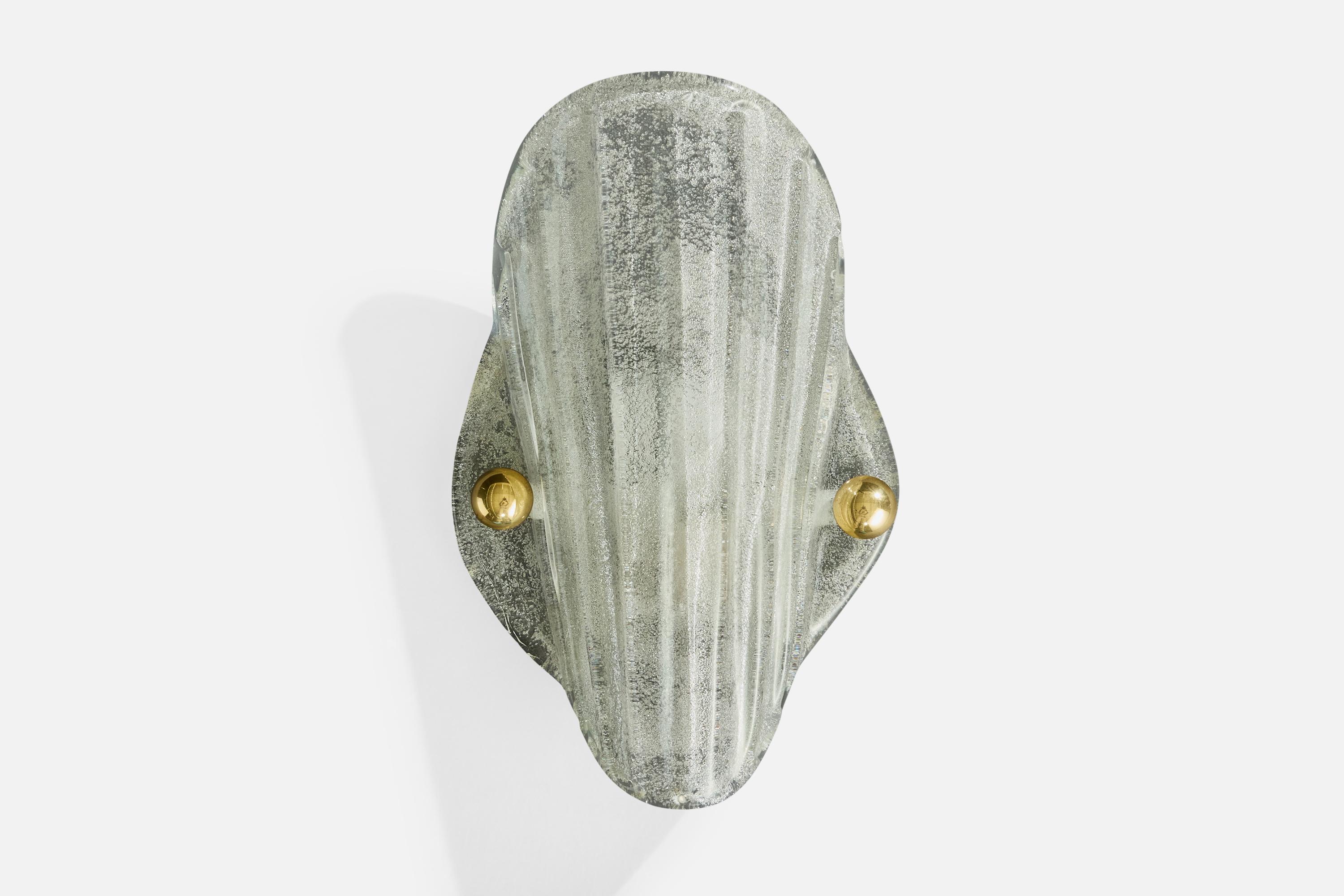 Mid-Century Modern Designer italien, applique murale, verre, laiton, Italie, années 1960 en vente