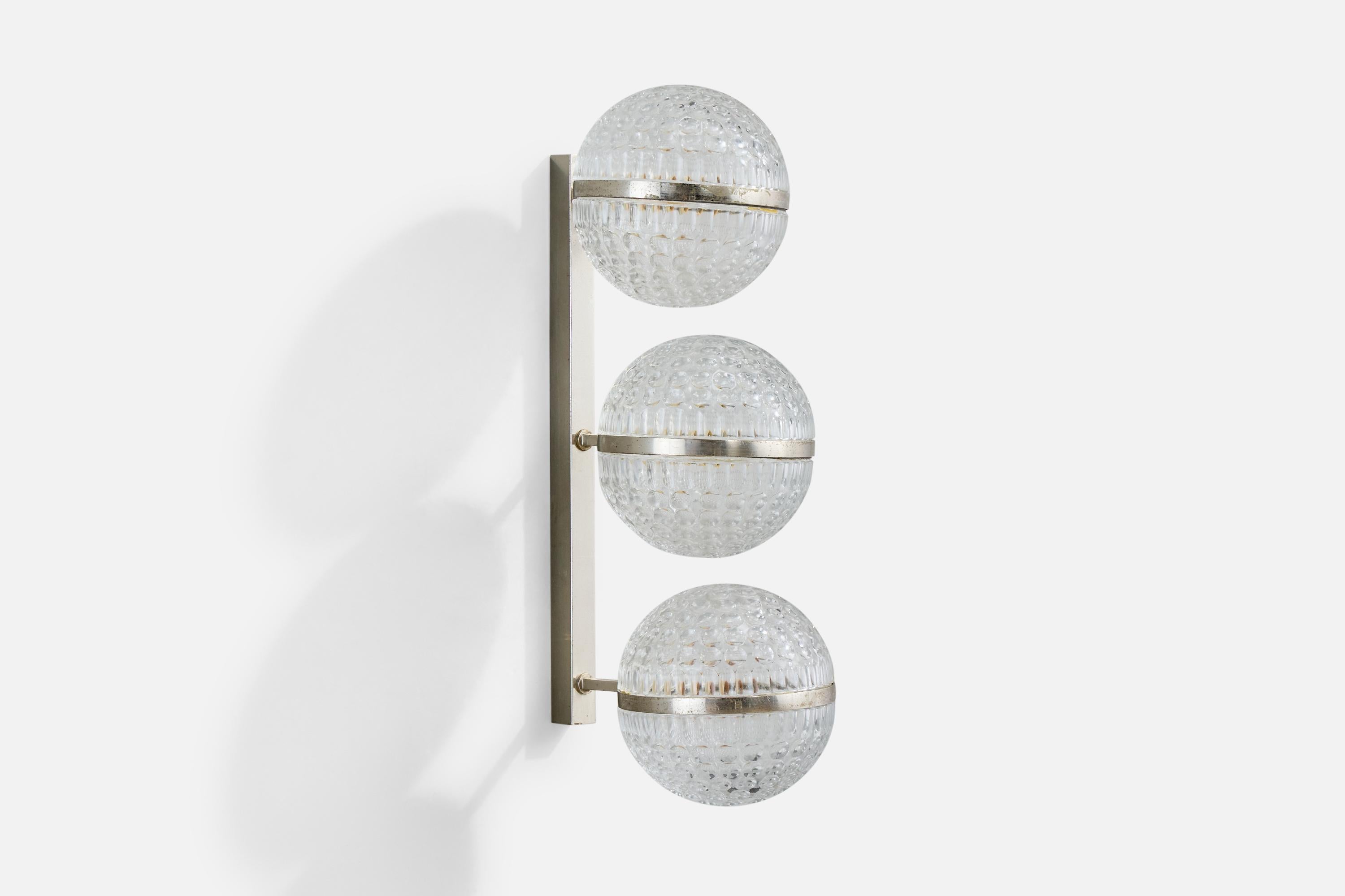 A metal and glass wall light designed and produced in Italy, c. 1960s.

Overall Dimensions (Inches): 16.5