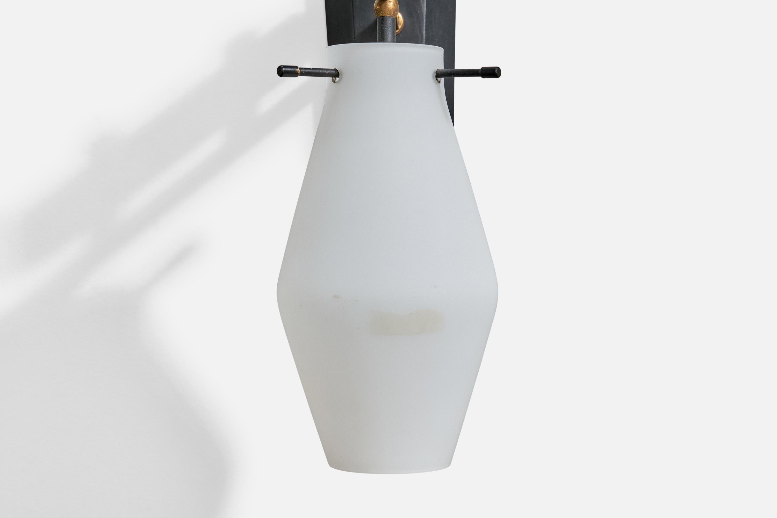 Lampada da parete di design italiano, metallo, ottone, teak, vetro, Italia, anni '50 in vendita 2