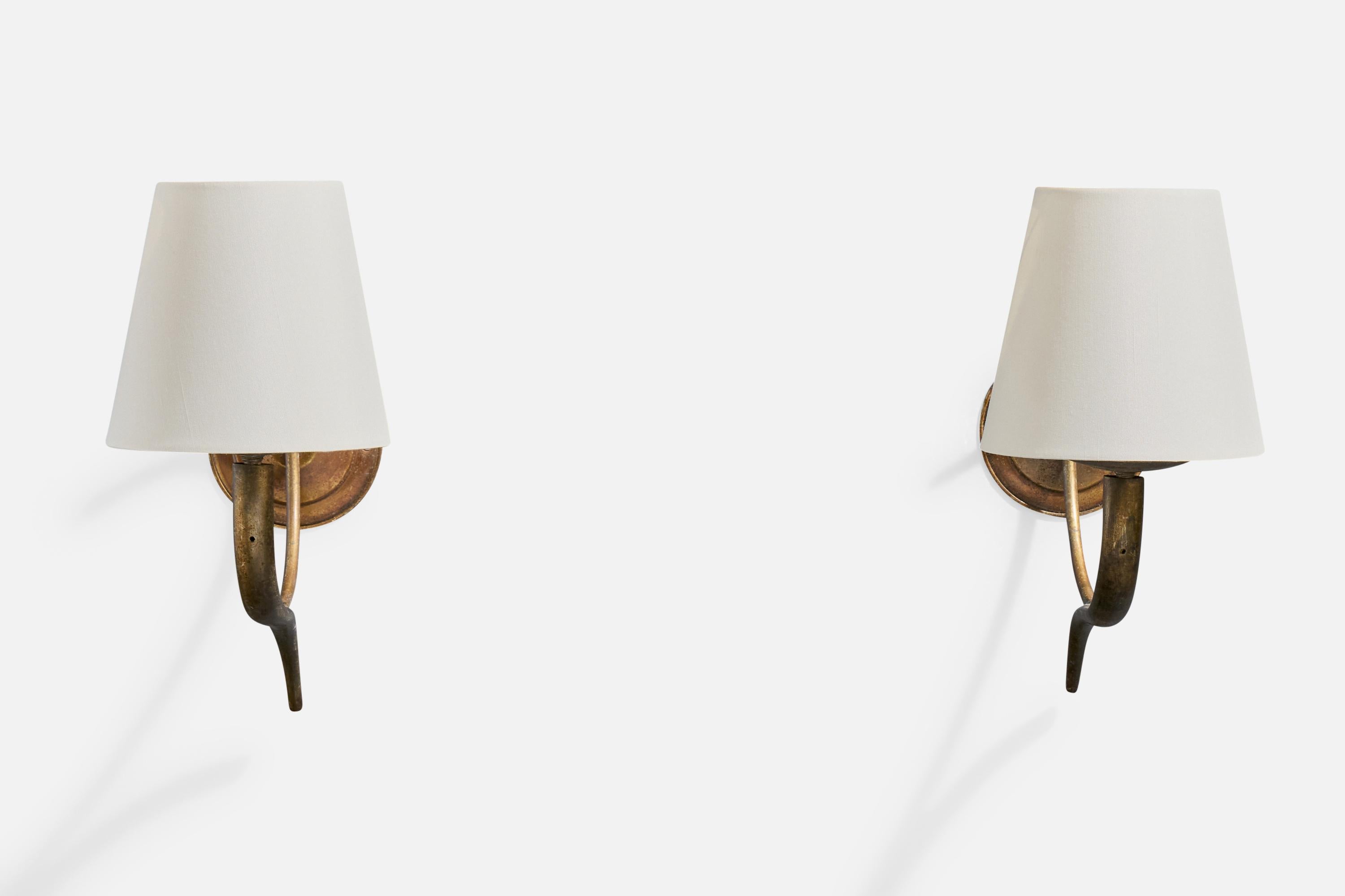 Diseñador italiano, Apliques, Latón, Tela, Italia, Años 1930 Moderno de mediados de siglo en venta