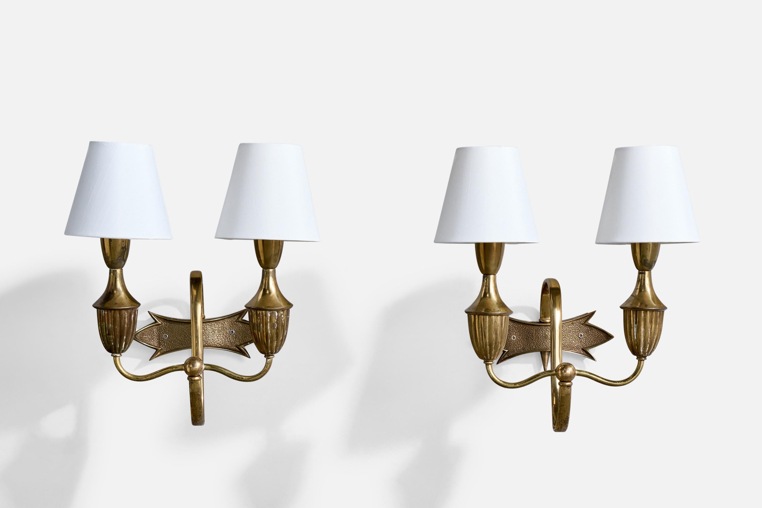 Italian Designer, Wall Lights, Brass, Fabric, Italy, 1940s In Good Condition For Sale In High Point, NC