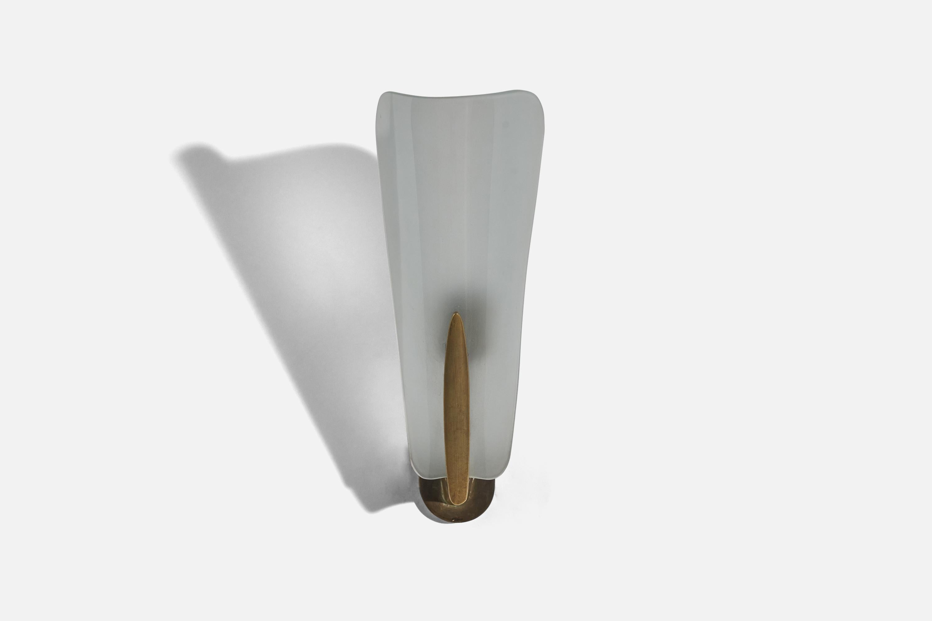 Mid-Century Modern Italian Designer, Wall Lights, Brass, Frosted Glass, Italy, 1940s For Sale