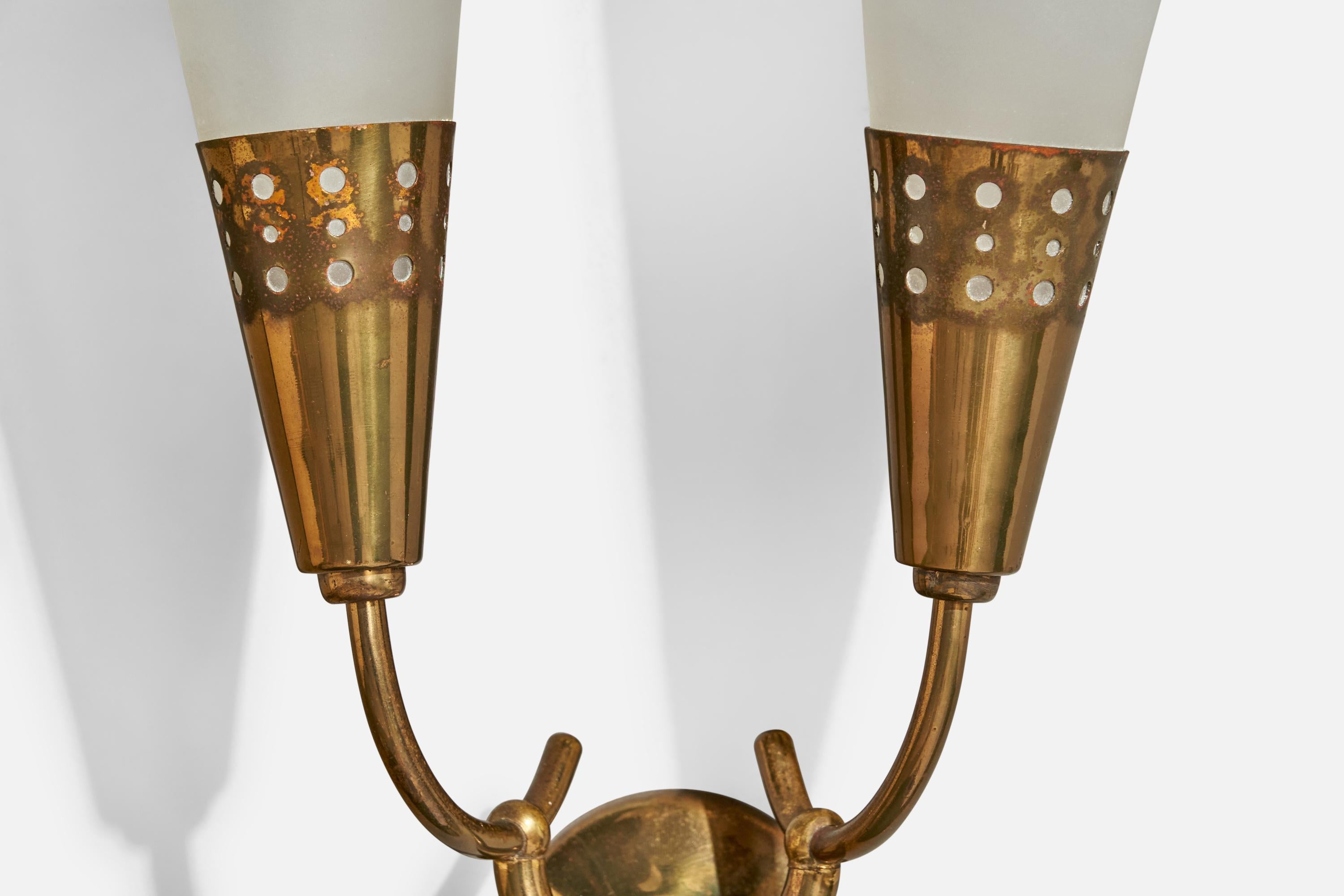 Italian Designer, Wall Lights, Brass, Glass, Italy, 1940s For Sale 7