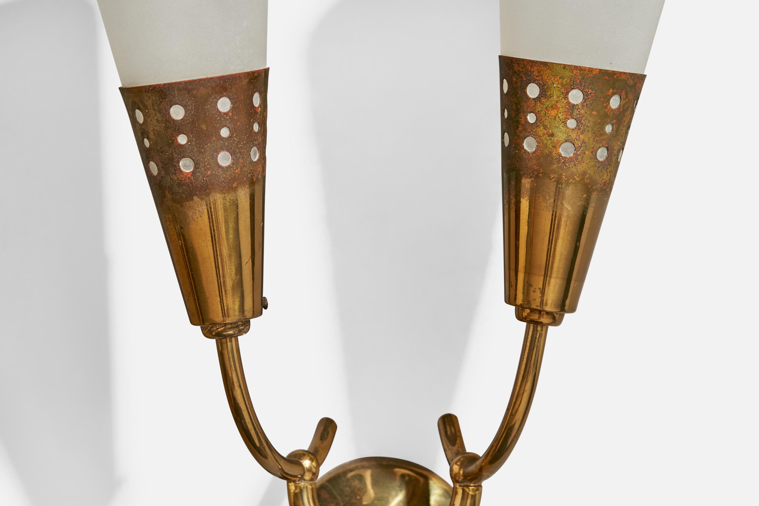 Italian Designer, Wall Lights, Brass, Glass, Italy, 1940s For Sale 8