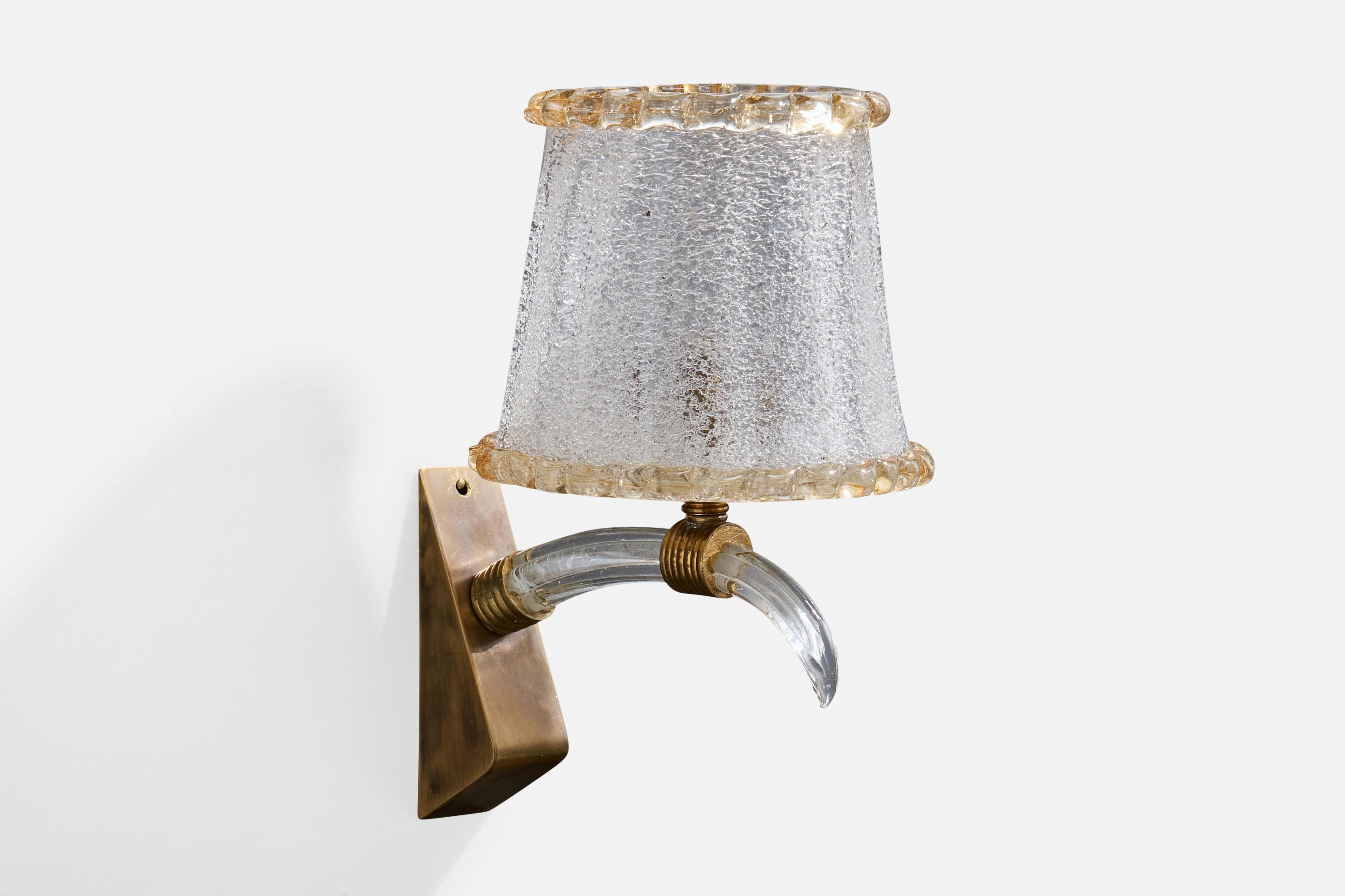 Designer italien, Wall Lights, laiton, verre, Italie, années 1940 Bon état - En vente à High Point, NC