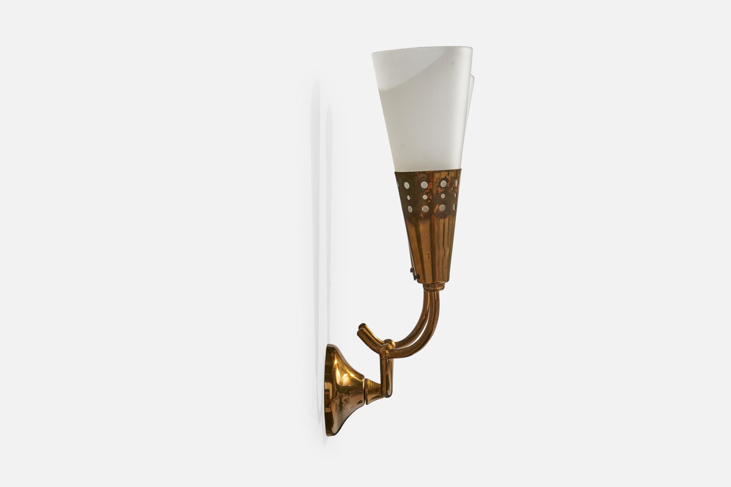 Italian Designer, Wall Lights, Brass, Glass, Italy, 1940s For Sale 4