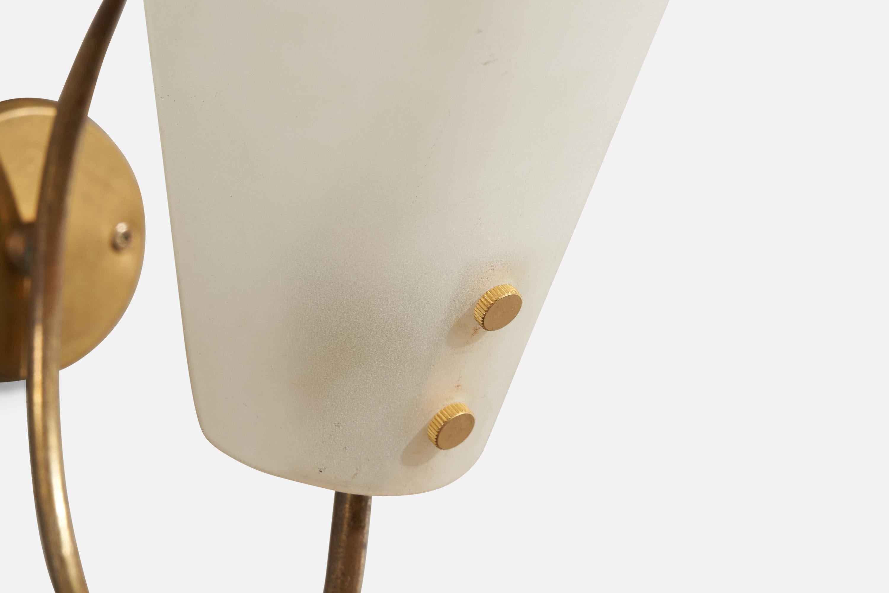 Designer italien, Wall Lights, laiton, verre, Italie, années 1950 en vente 4