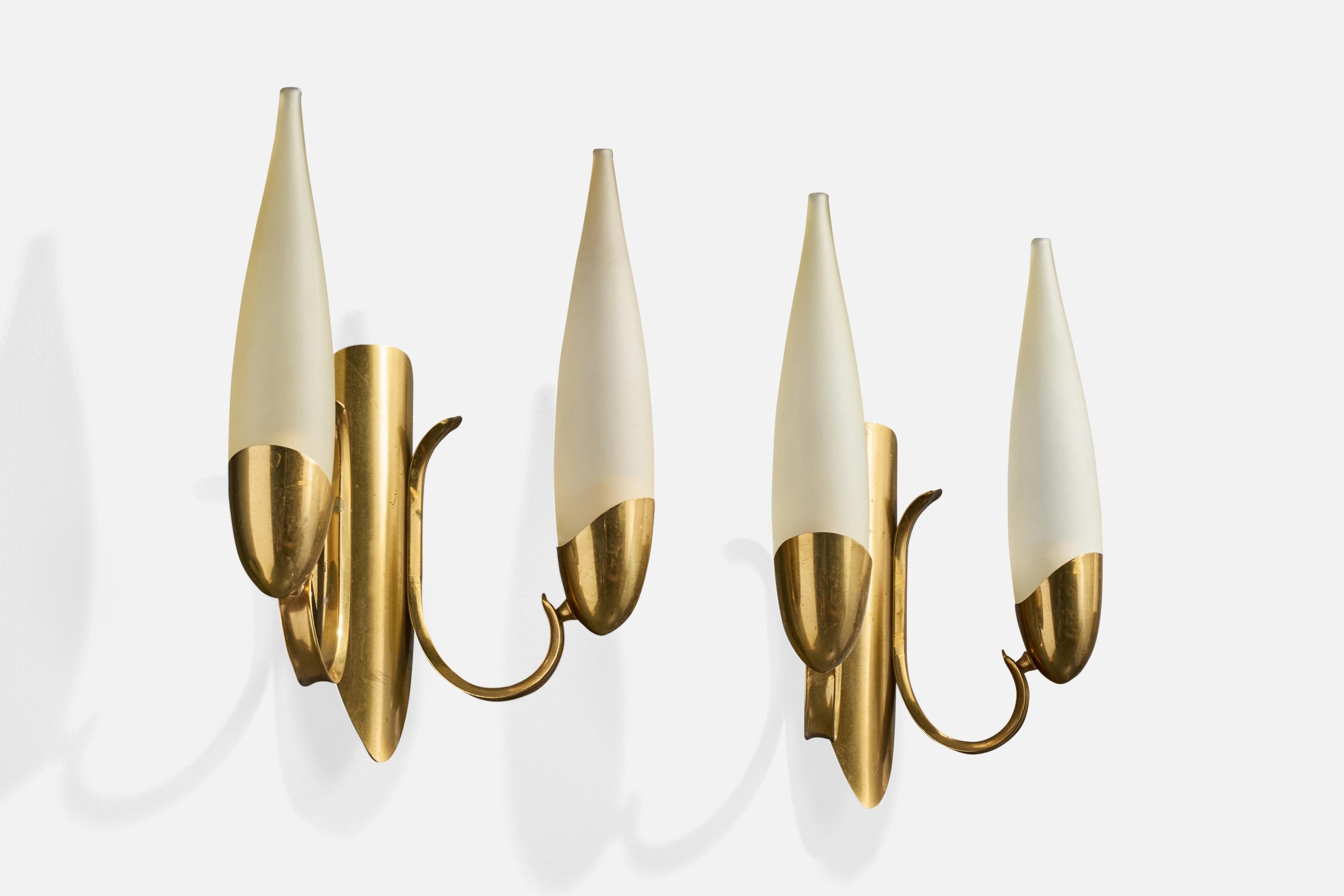 Diseñador italiano, Apliques, Latón, Vidrio, Italia, Años 50 Italiano en venta