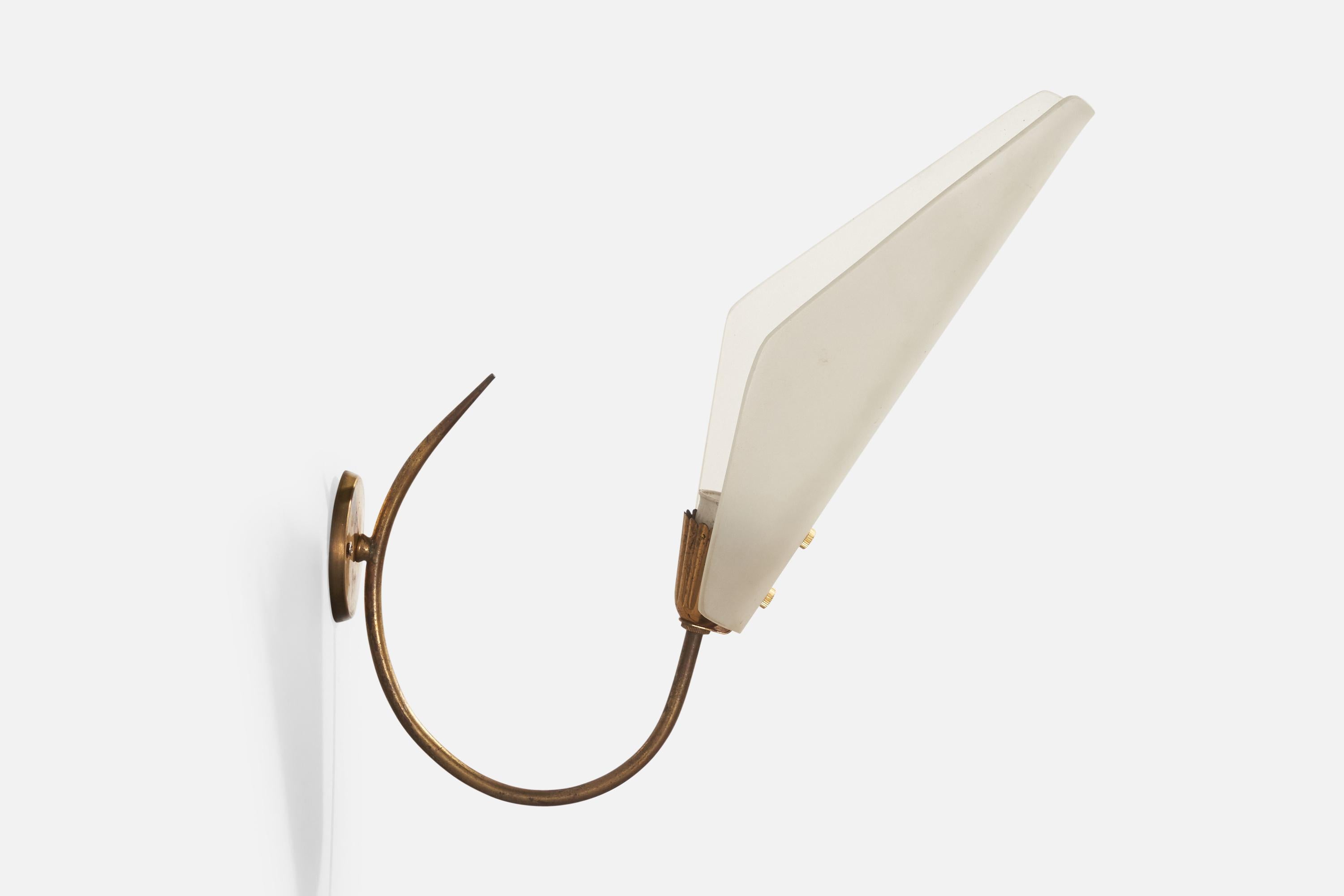 Milieu du XXe siècle Designer italien, Wall Lights, laiton, verre, Italie, années 1950 en vente